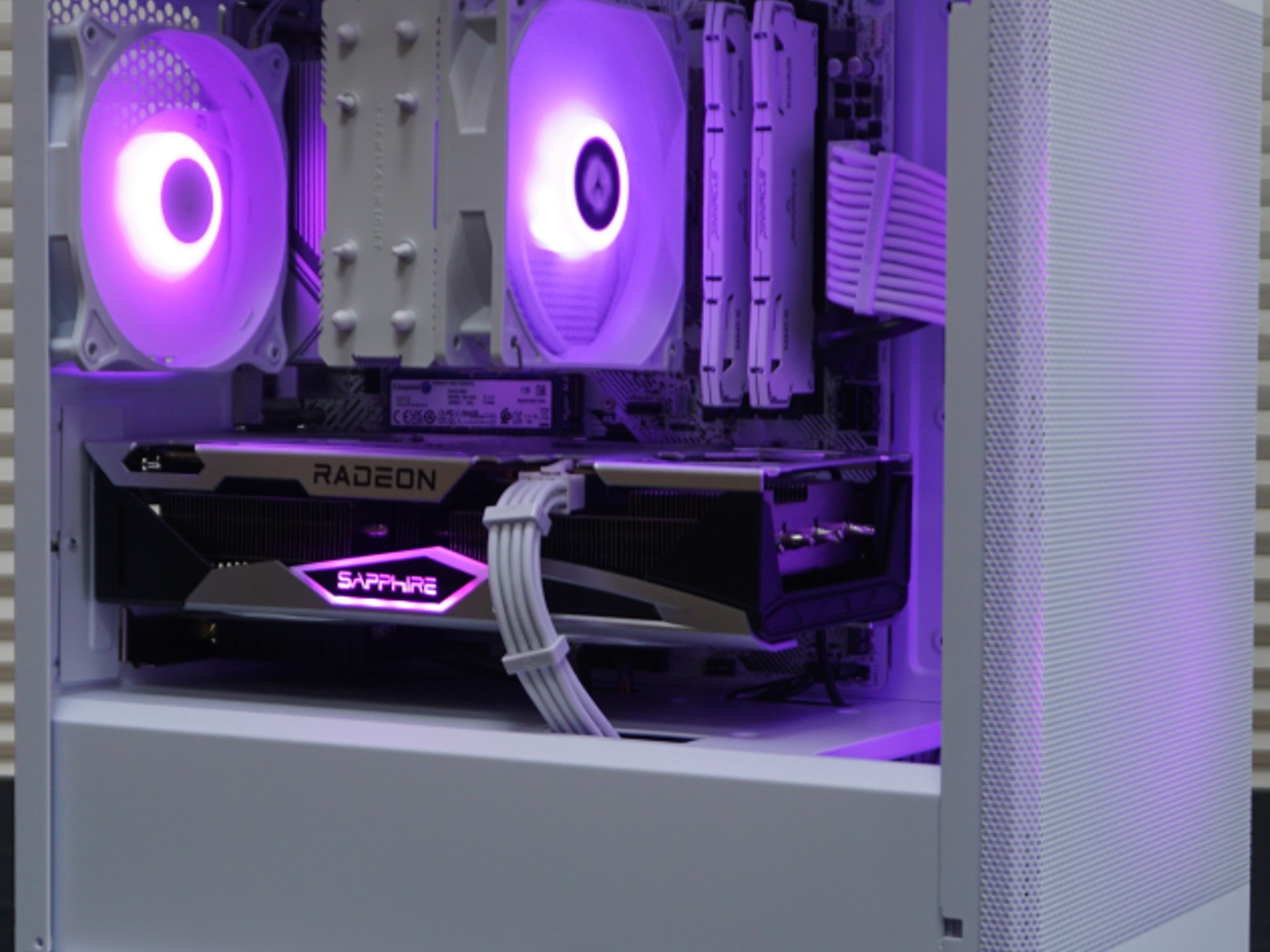 White & Silver 1080p Gaming PC! 5600X | 6650XT | 1TB NVME | 32GB RAM | WIFI/BT | Win 11 Pro