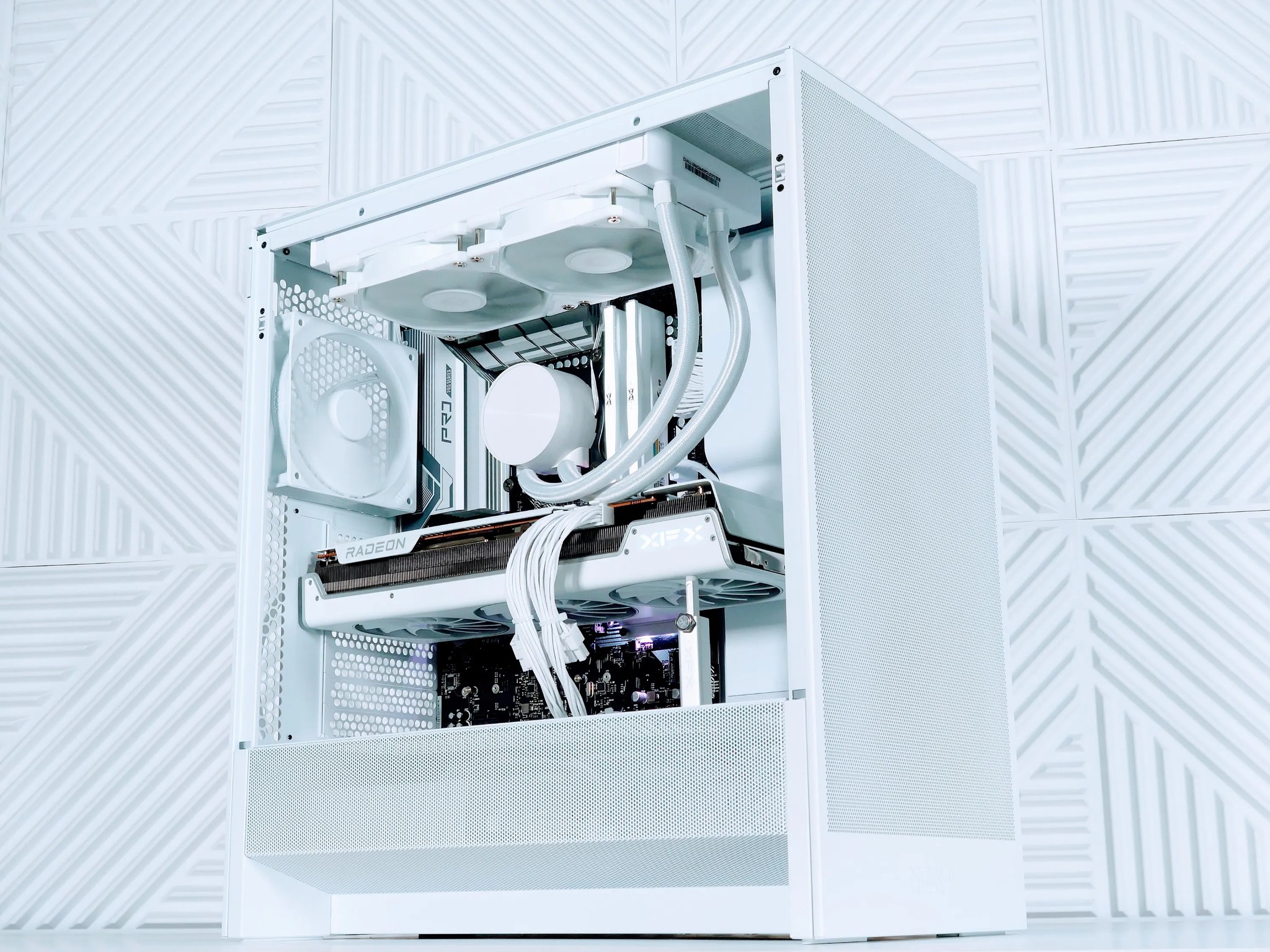 [🏷️💲Special Offer]❄️🐆Liquid cooled Gaming PC❄️AMD RX 7900 XT 20GB❄️Intel 13600KF 14 core