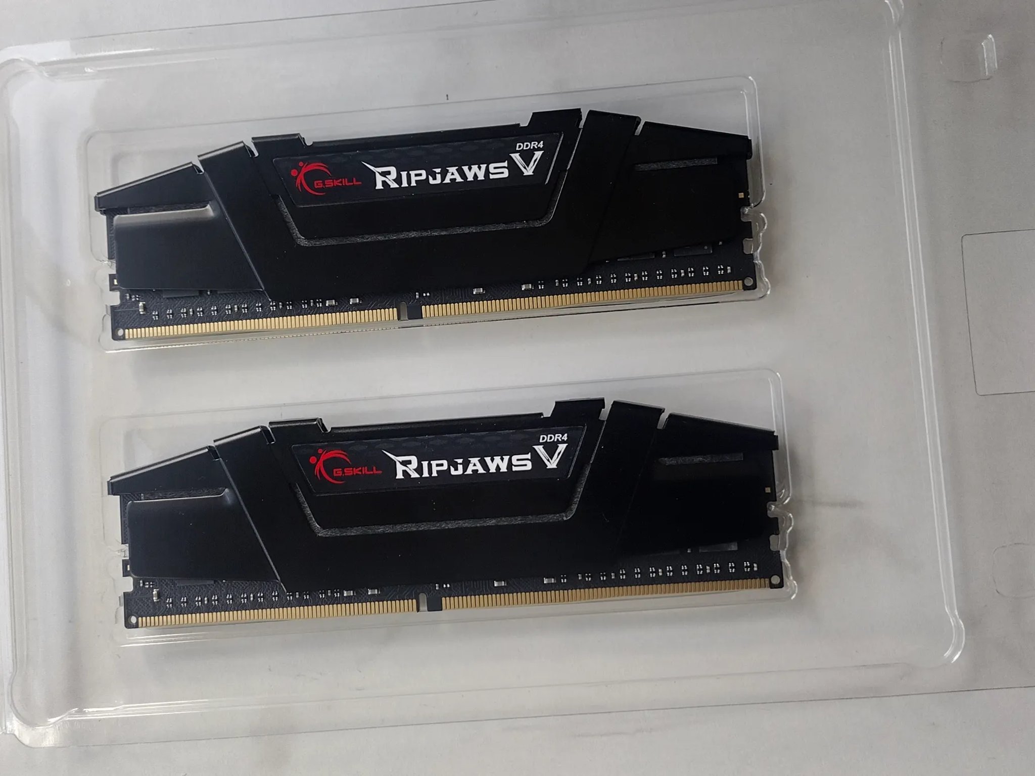 G.SKILL Ripjaws V Series (XMP) DDR4 RAM 32GB (2x16GB) 3200MT/s CL16 Desktop Computer Memory