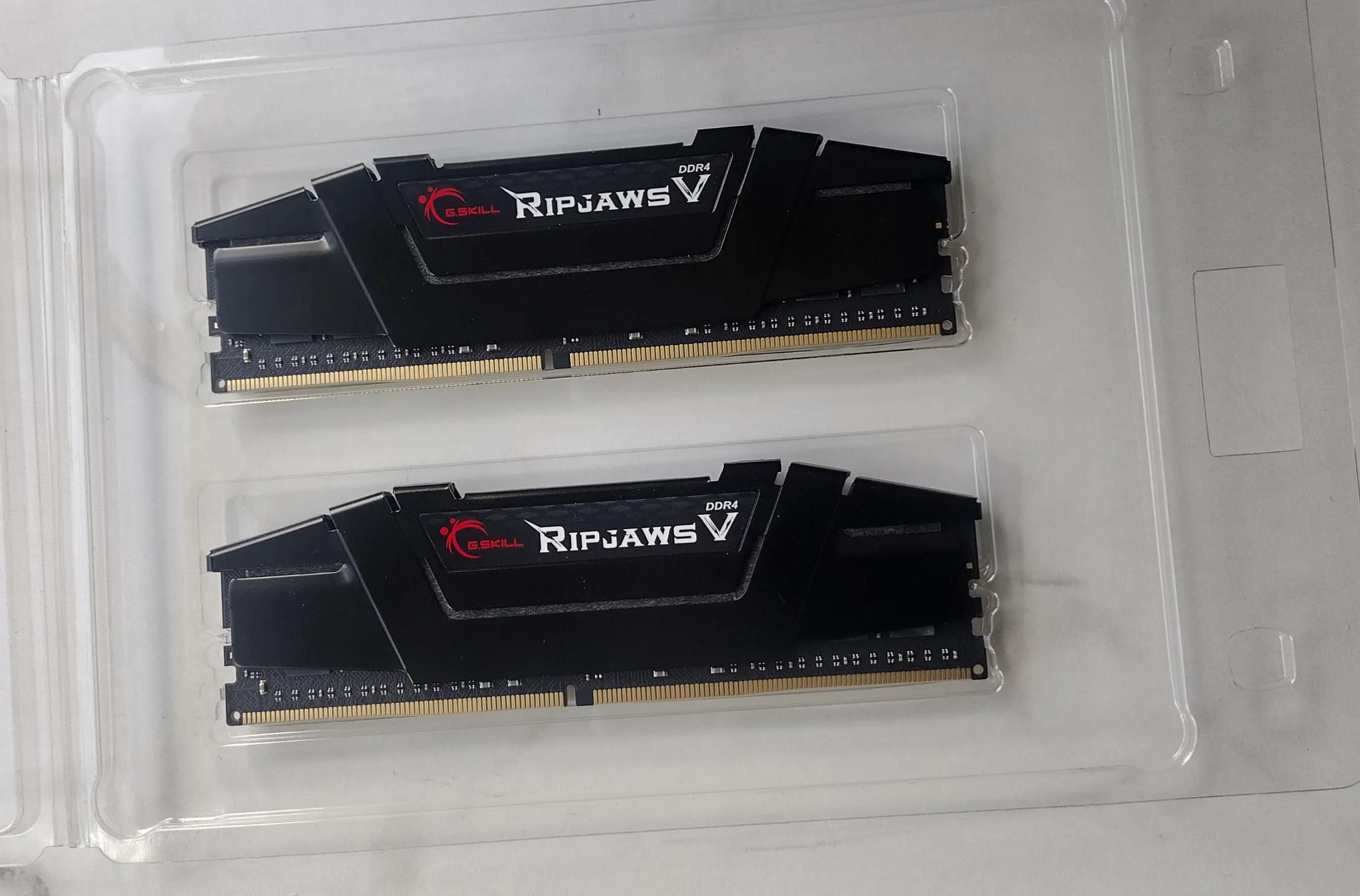 G.SKILL Ripjaws V Series (XMP) DDR4 RAM 32GB (2x16GB) 3200MT/s CL16 Desktop Computer Memory