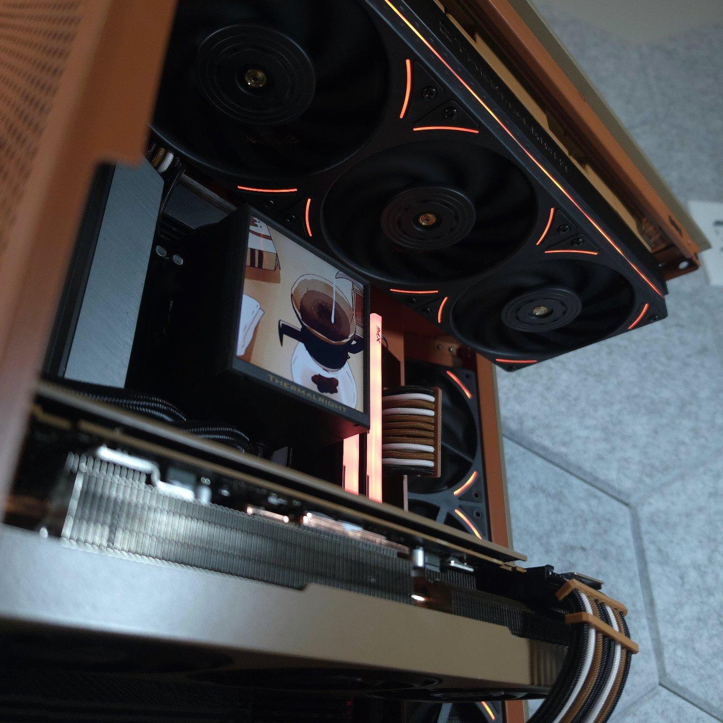 Radeon RX 7900XTX 🤎 Ryzen 7 9800X3D