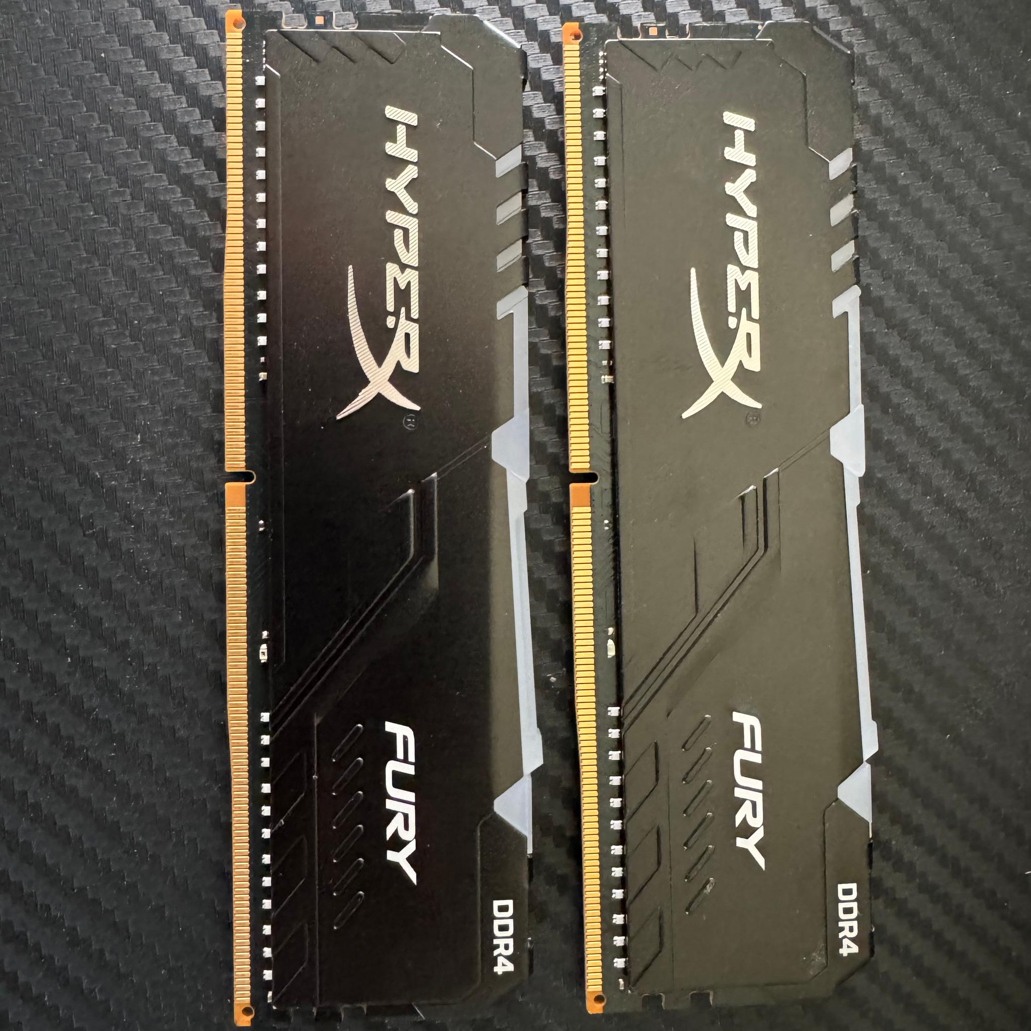 HP Kingston HyperX Fury RGB 16GB (2x8gb) XMP4 - 3733 PC Ram