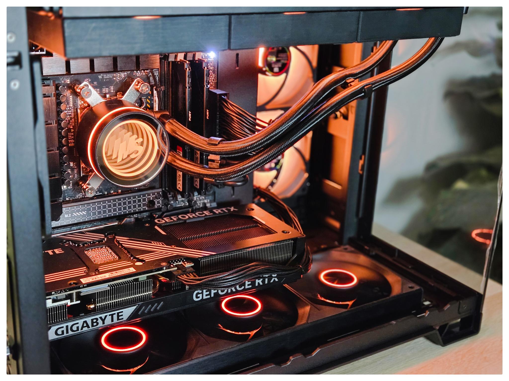 Ryzen 7800X3D | RTX 5070 | 2TB SDD | Gaming PC
