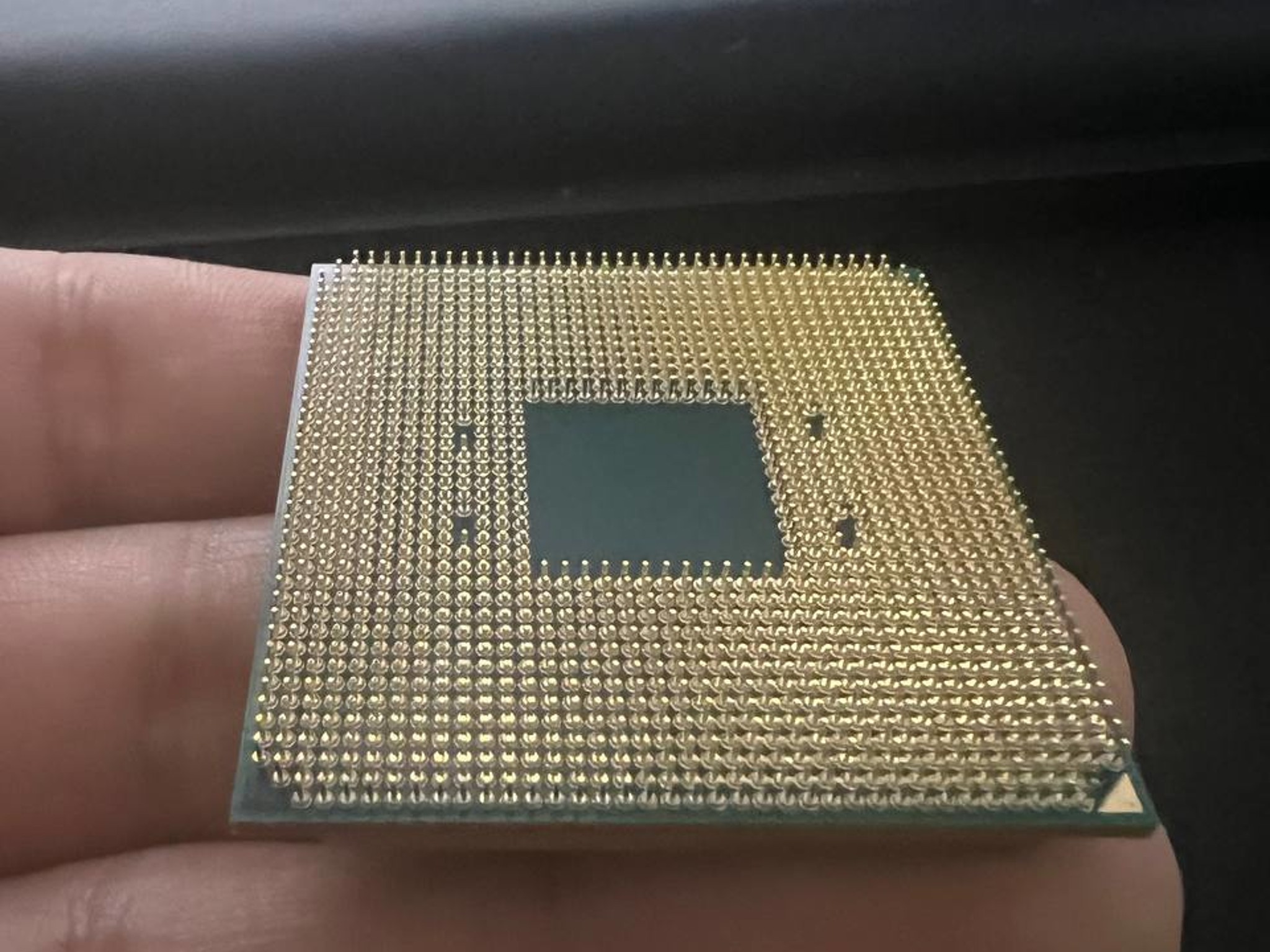 AMD Ryzen 5 3600X 6-Core, 12-Thread Unlocked Desktop Processor with Wraith Spire Cooler