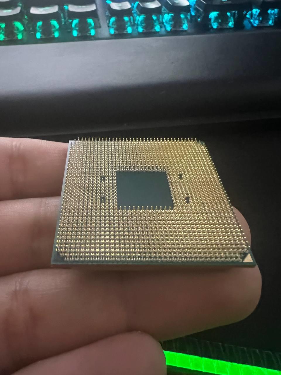 AMD Ryzen 5 3600X 6-Core, 12-Thread Unlocked Desktop Processor with Wraith Spire Cooler