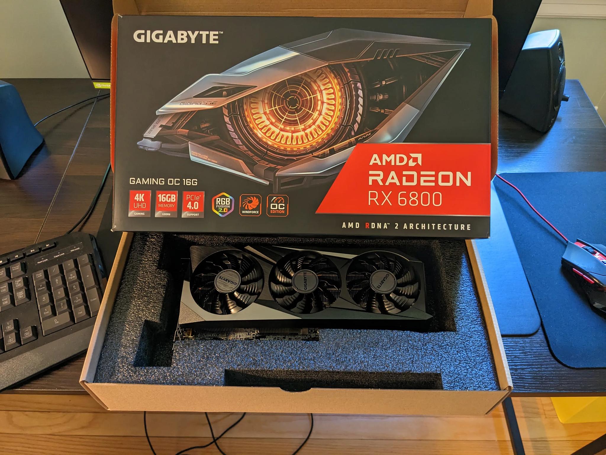 2 MONTH USED Gigabyte Radeon RX 6800 OC 16 GB