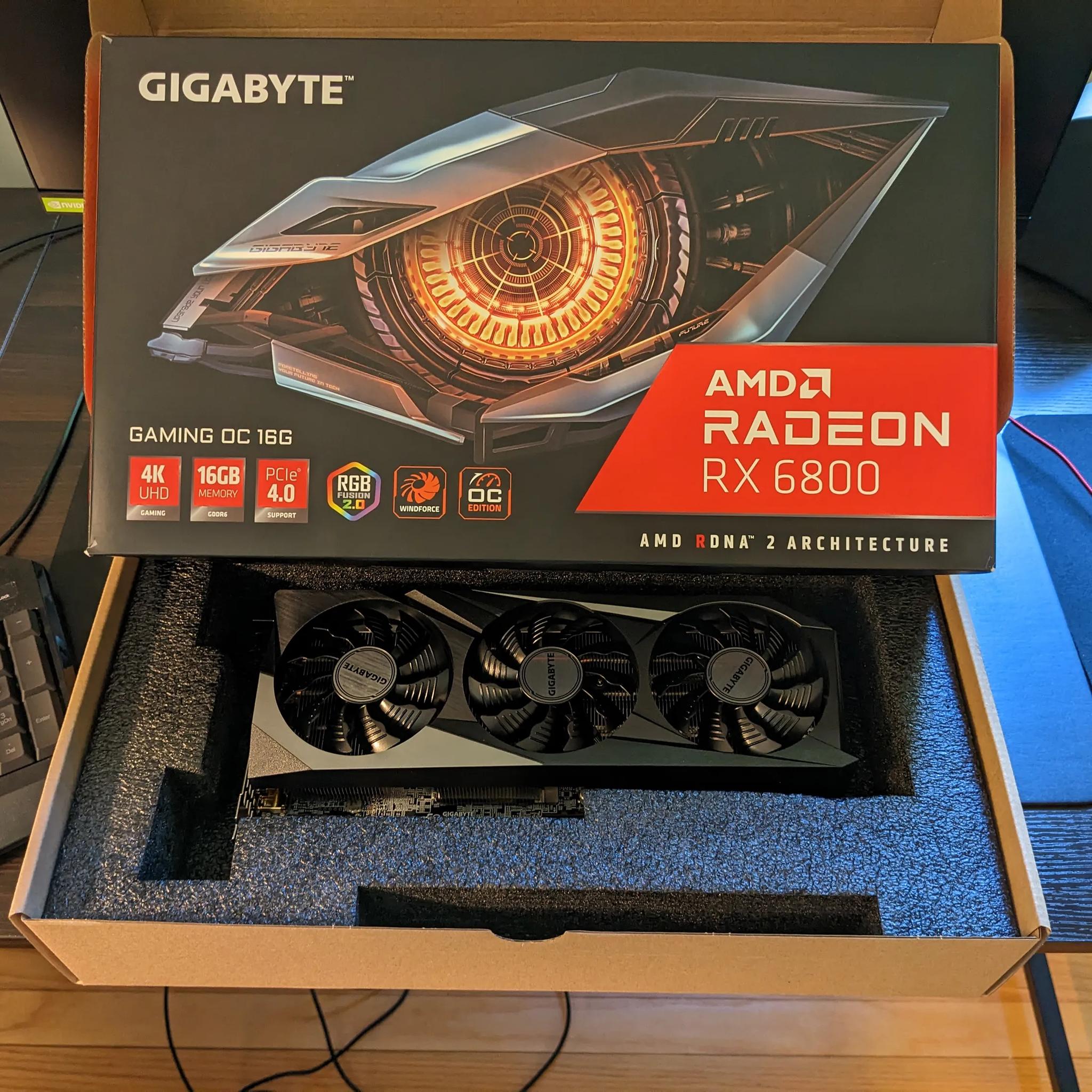 2 MONTH USED Gigabyte Radeon RX 6800 OC 16 GB