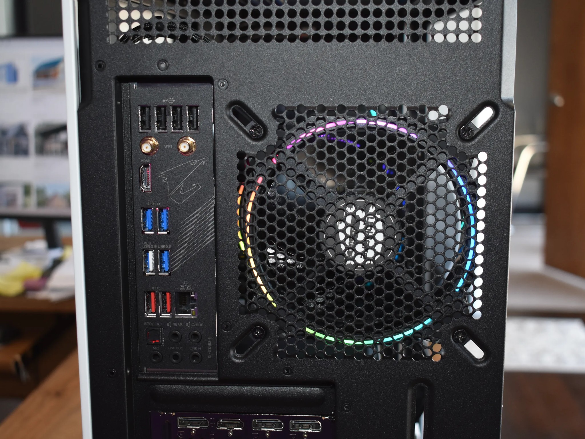 Ryzen 5 5600x / RX 6700XT Mid Range Gaming PC