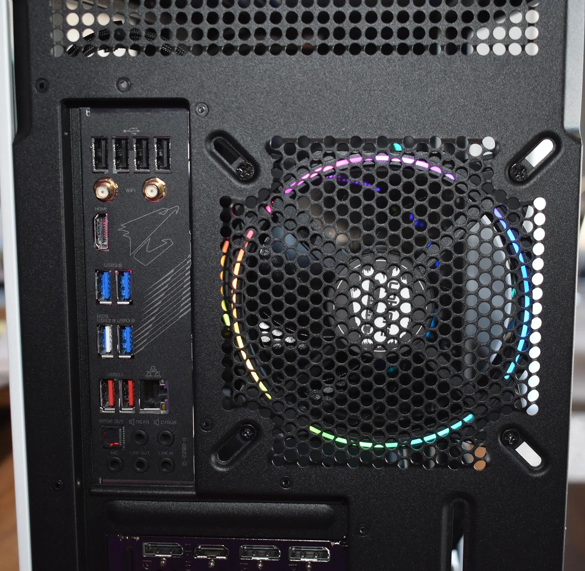 Ryzen 5 5600x / RX 6700XT Mid Range Gaming PC