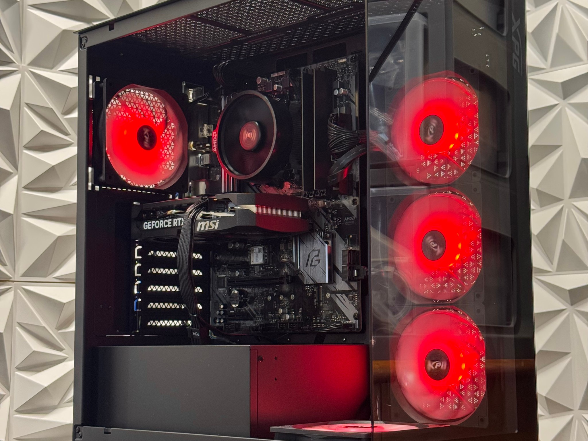 Rtx 5060 / Ryzen 5 5500 / 16GB Ram / 512GB SSD / Windows 11 Pro / RGB control