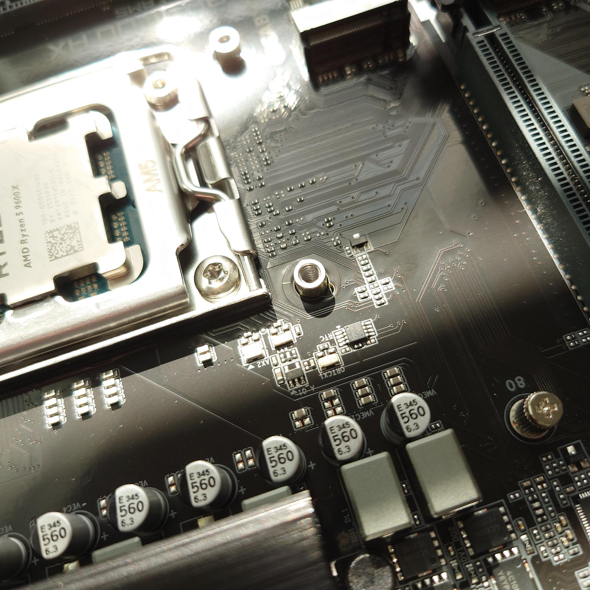AMD Ryzen™ 5 9600X & GIGABYTE B650 UD AX AMD AM5 ATX Motherboard