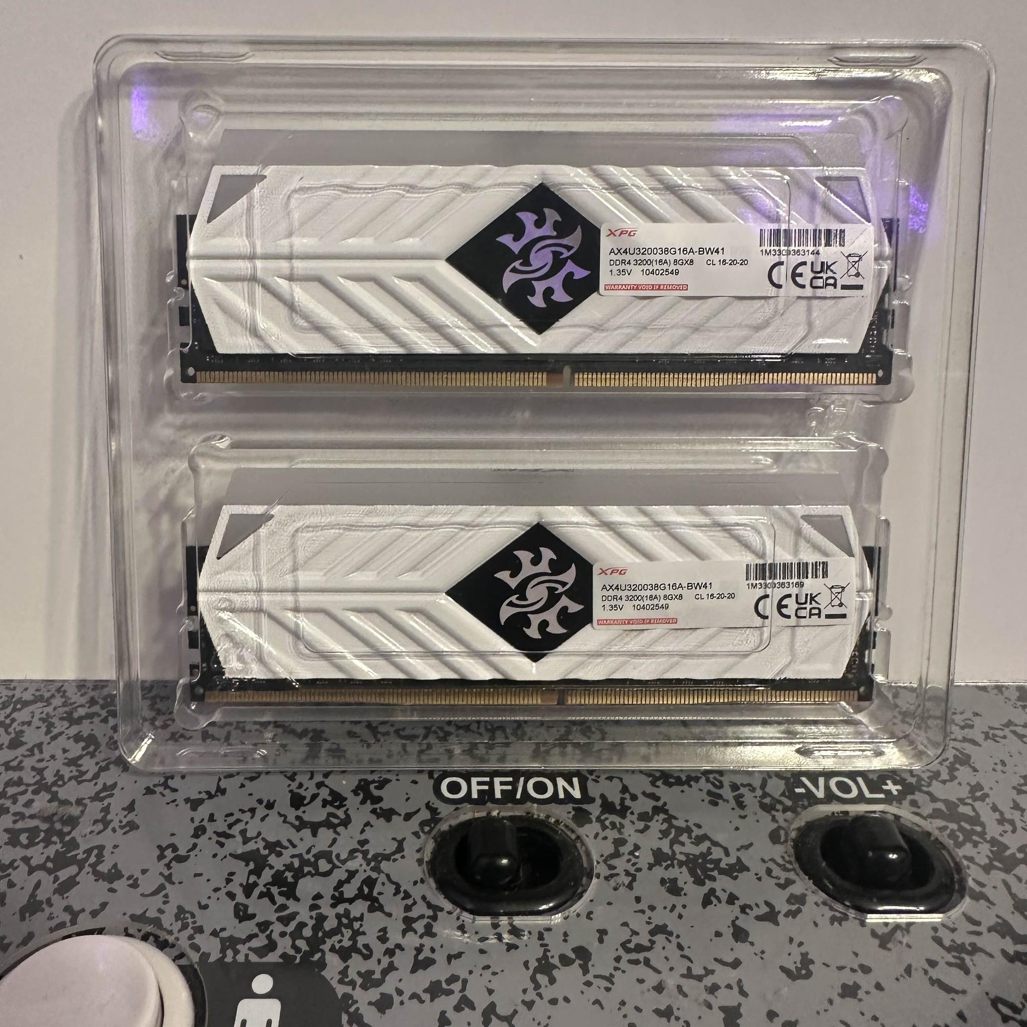 3060ti FOUNDERS EDITION, RYZEN 5 3600, and 16gb DDR4 3200mhz kit