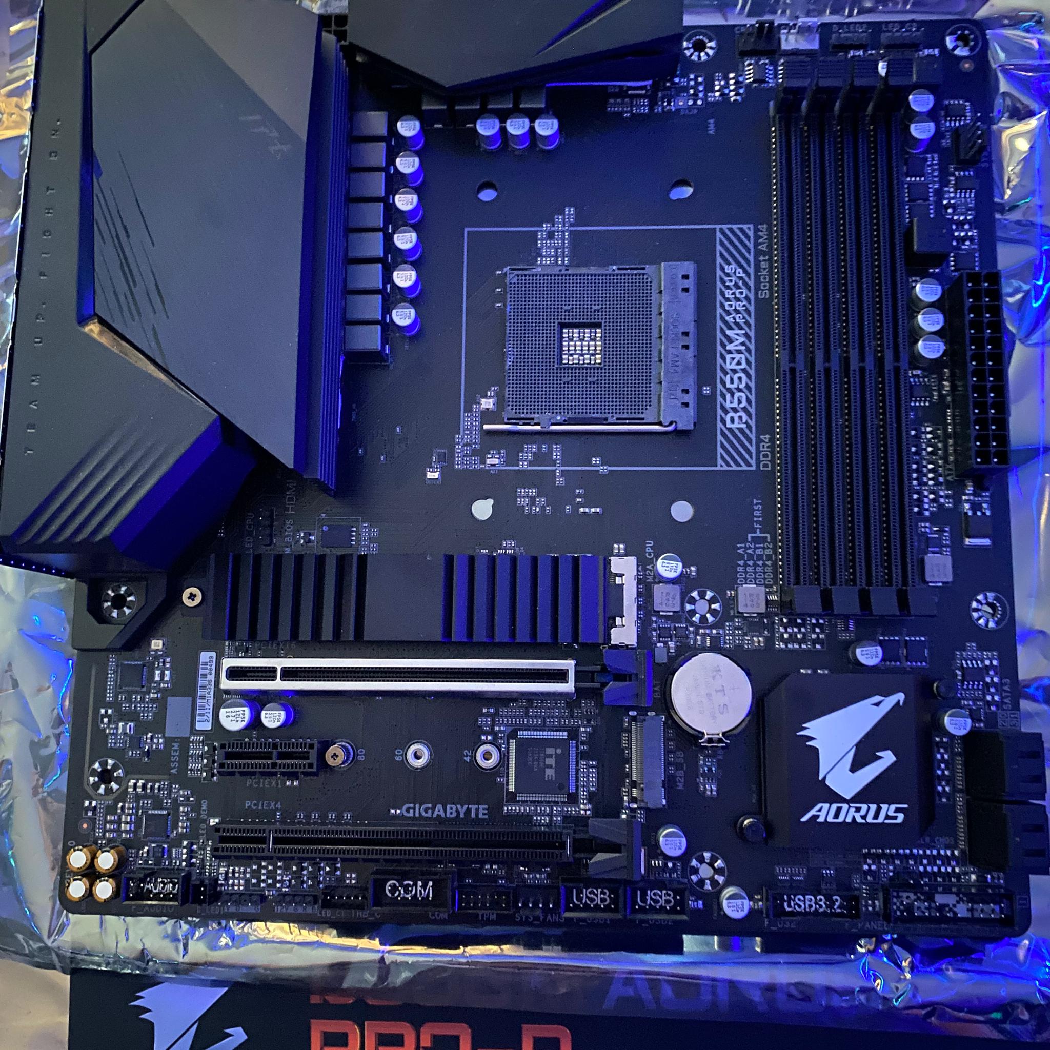 Gigabyte Aorus B550M Pro-P M-ATX AM4 Motherboard - w/ free ssd heat sink- Used 1 month - Bios F14