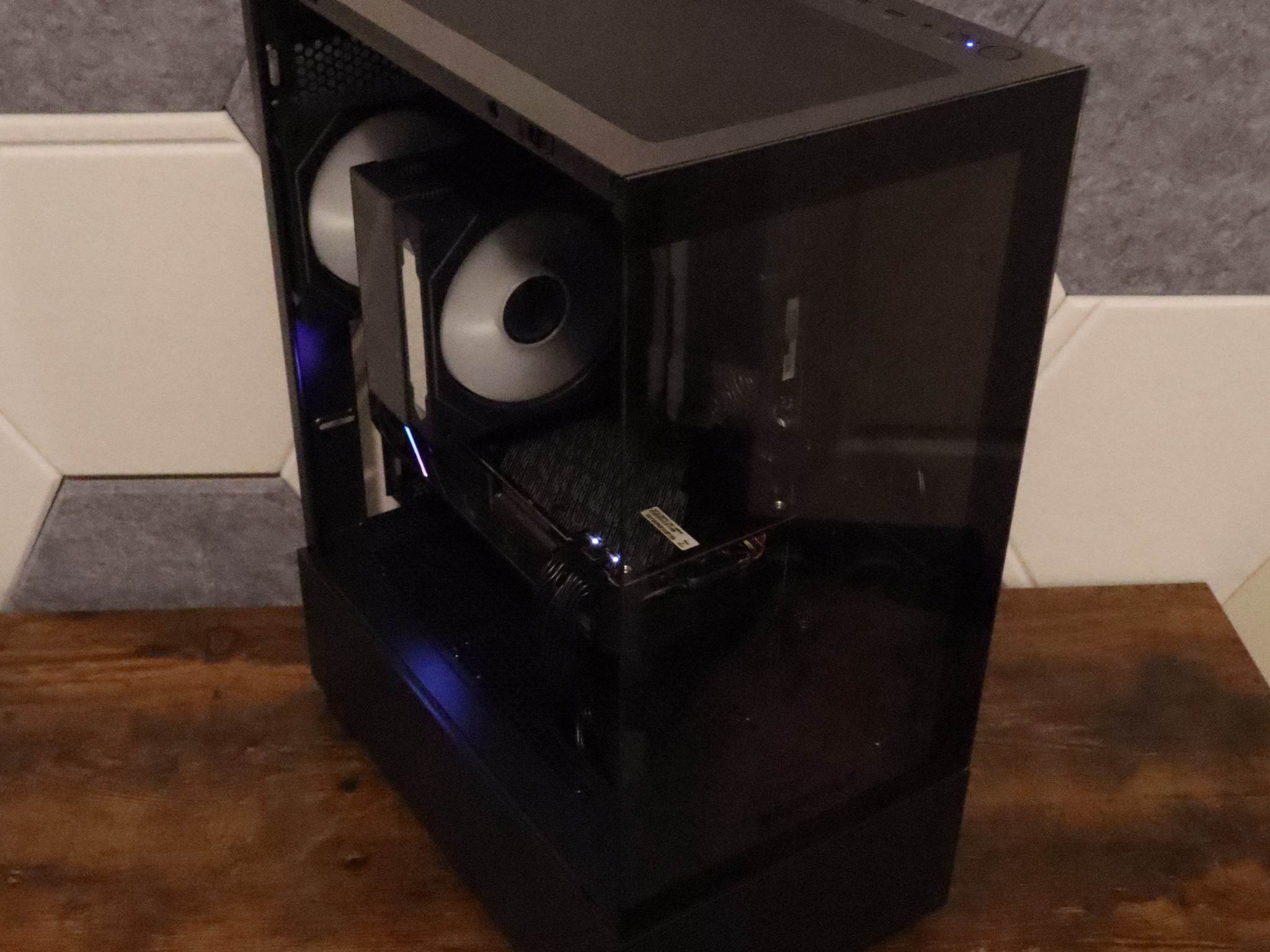 Gaming PC | RX 6700XT 12GB | Ryzen 7 5700X | 16GB DDR4 | 1TB storage | windows 11 Wifi & bluetoth