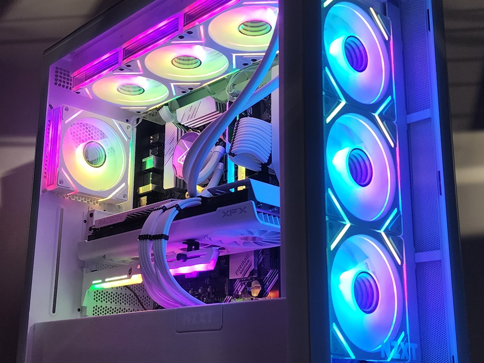 Gaming PC Ryzen 7 5700X 16GB RAM 1TB SSD RX 7800 XT 16GB Windows 11 Computer