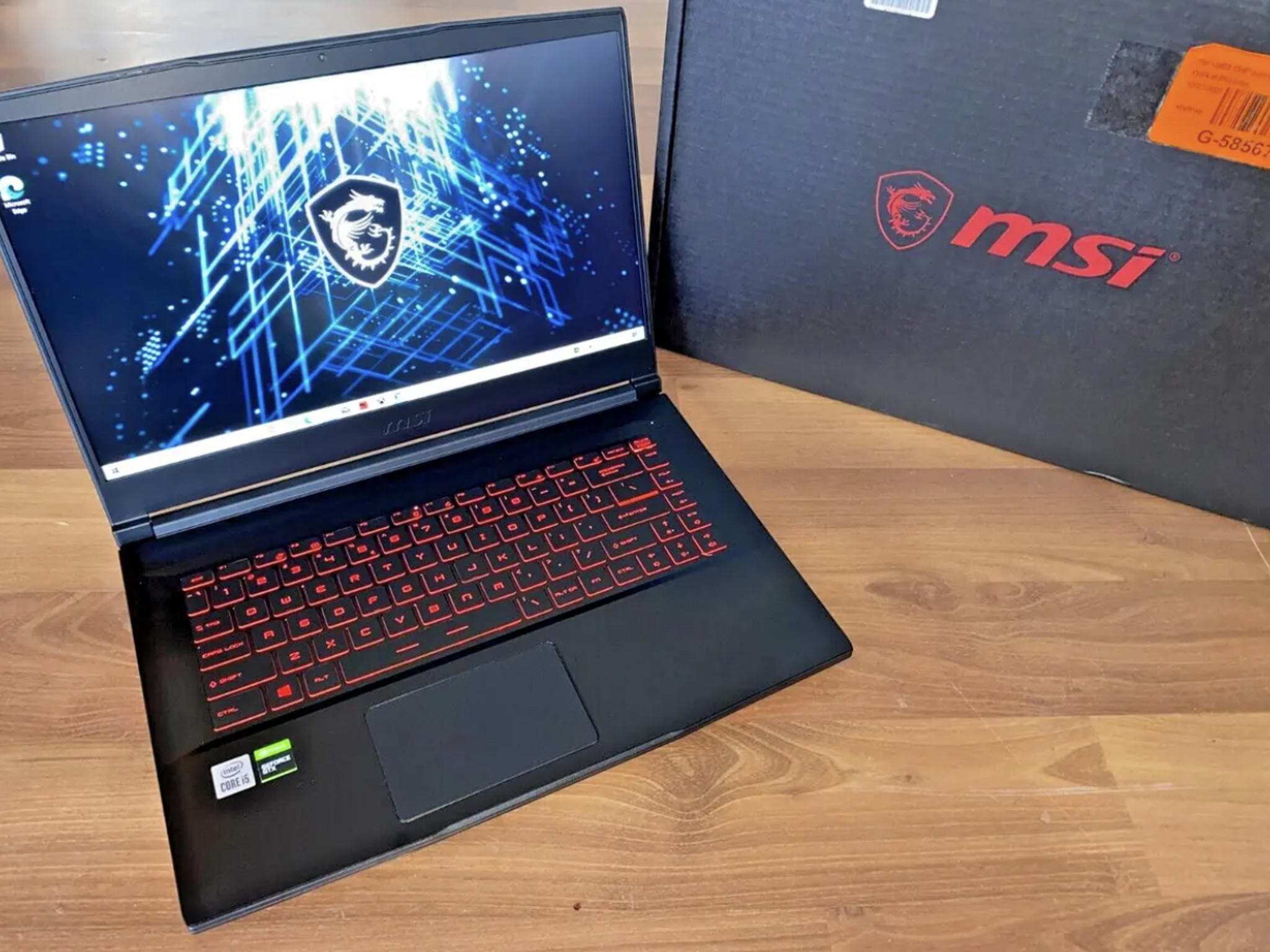 MSI Gaming laptop 10th gen i5 1650 gpu 8gb ram