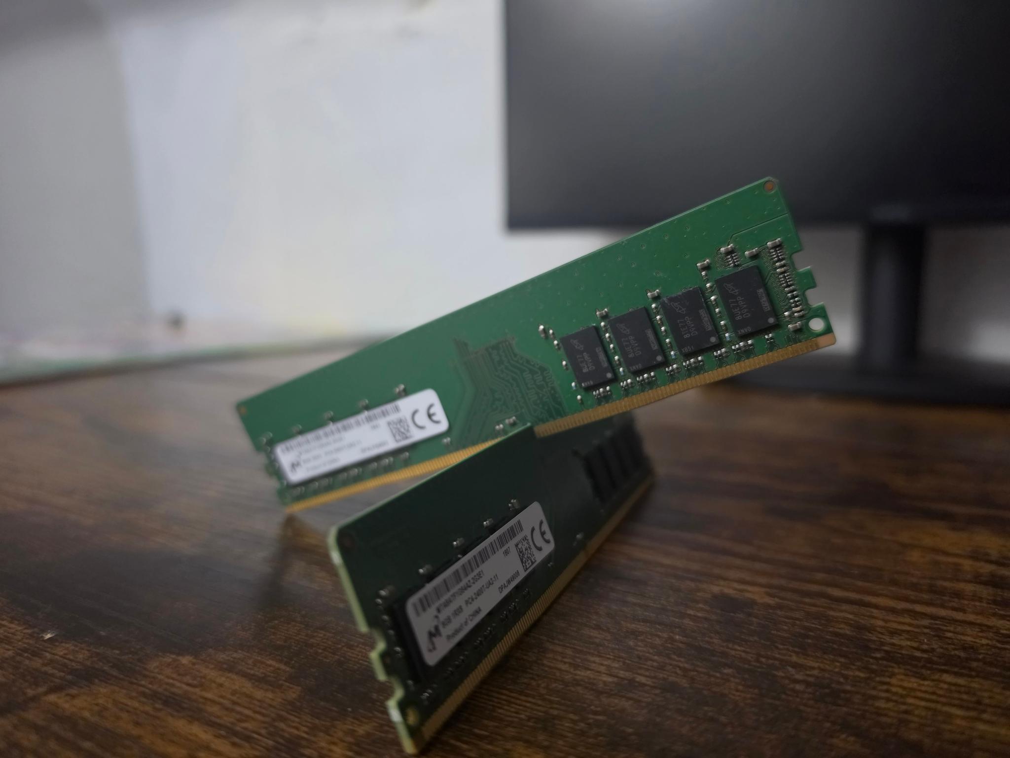 2 (1x8) GB DDR4 2400 Mhz