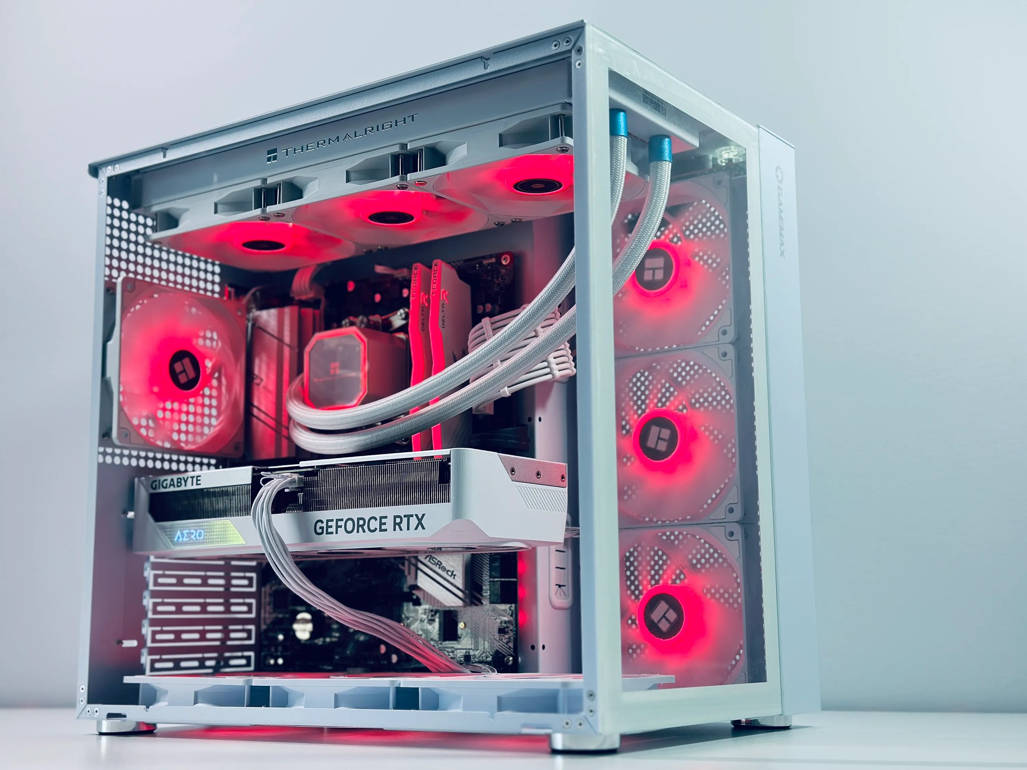 🧊Frozen 🧊Gaming PC❄️Nvidia RTX 4070 12GB❄️Intel 12600KF 10-core❄️32GB DDR4❄️1TB NVME