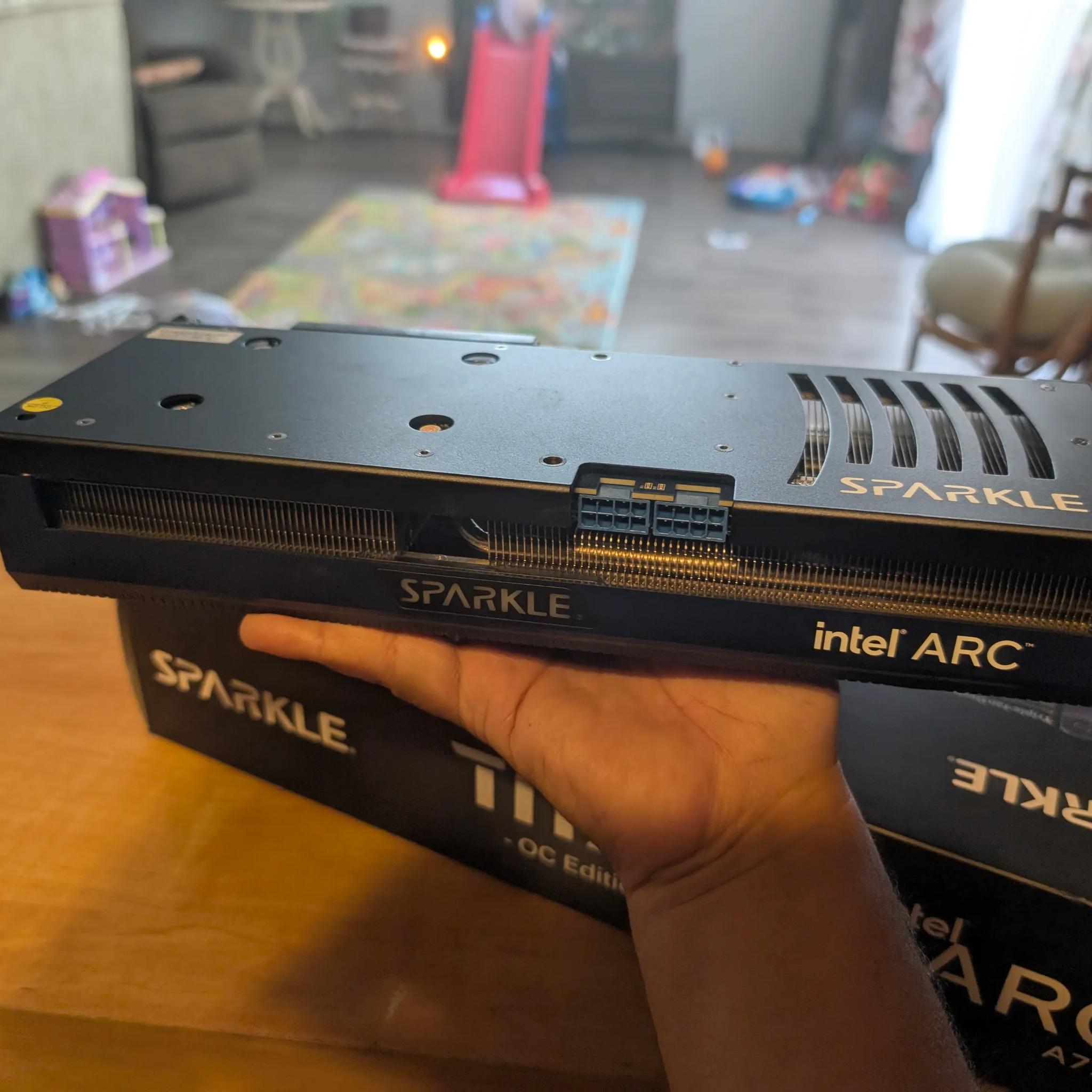 Intel ARC 770 16GB Sparkle Titan OC Edition