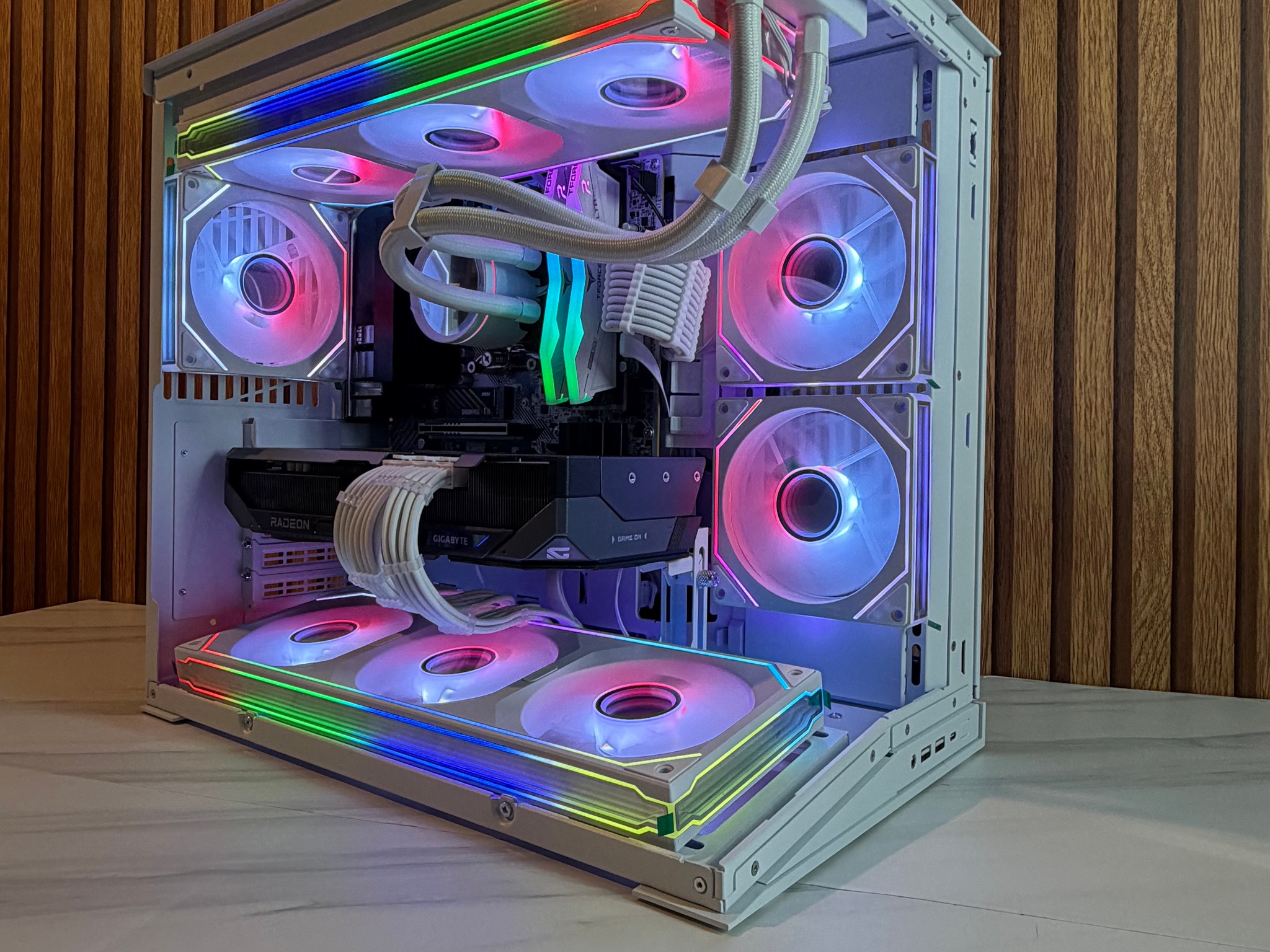 9070 XT 16GB | RYZEN 7 9800X3D | 16GB DDR5 | 1TB NVME | 360MM AIO | 850W