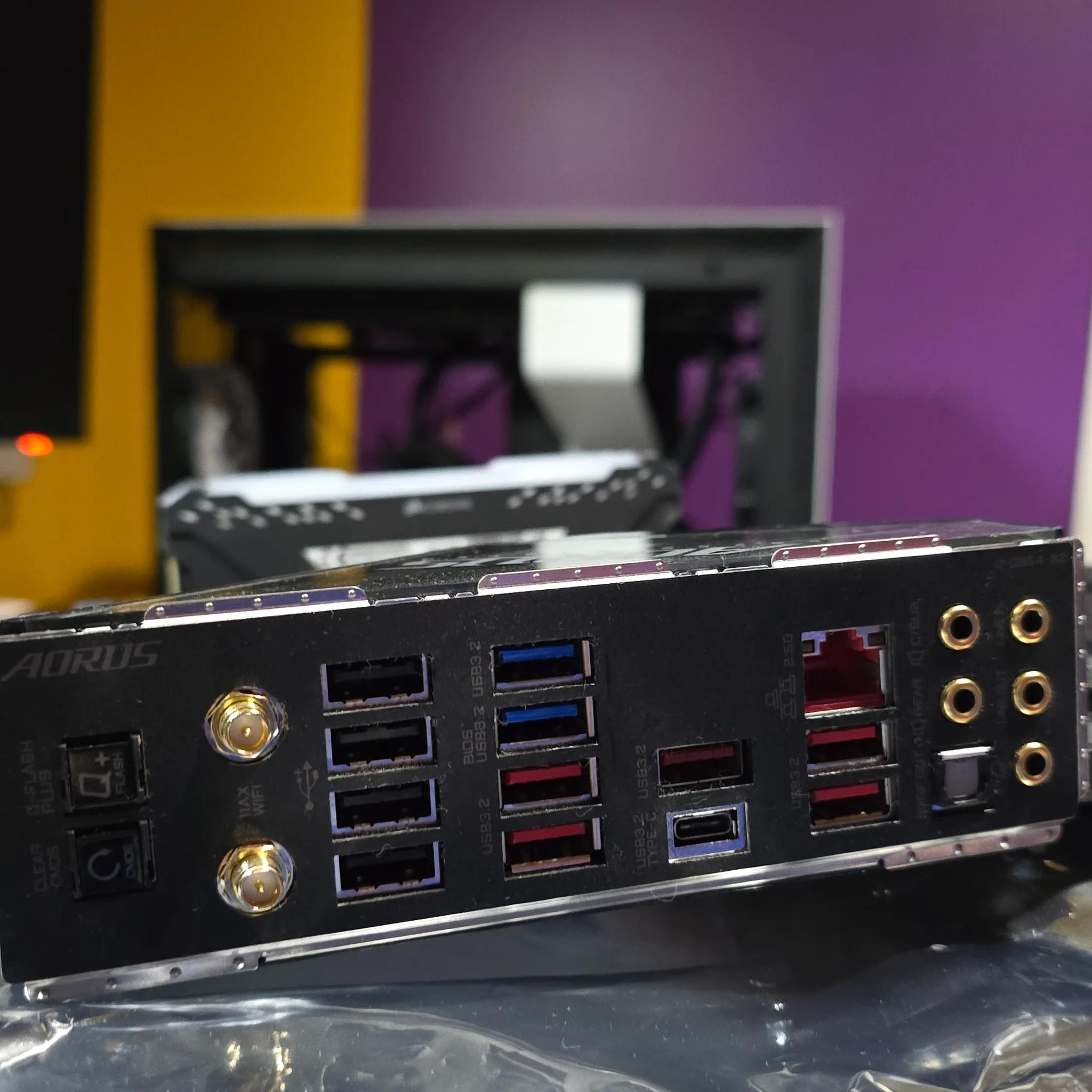 Ryzen 9 5950X / Aorus X570S Master *CPU/MOBO BUNDLE*