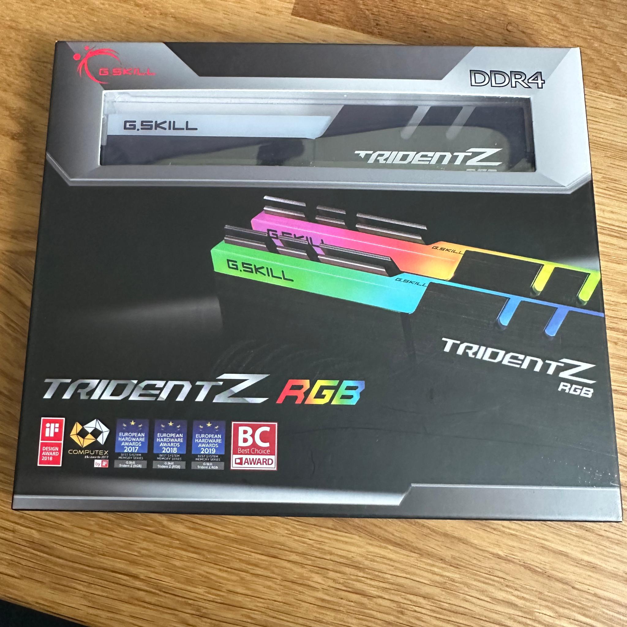 G.SKILL Trident Z RGB DDR4 (XMP) 64GB (2x32GB) 3600MT/s CL18-22-22-42 Intel AMD (F4-3600C18D-64GTZR)