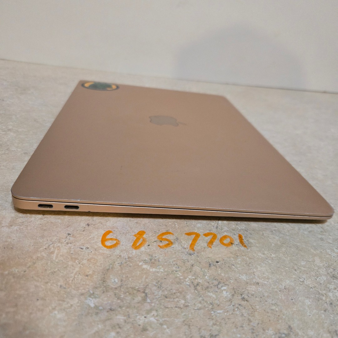 Apple Macbook Air 13 Inch Laptop - 2018 - intel i5 - 256GB SSD