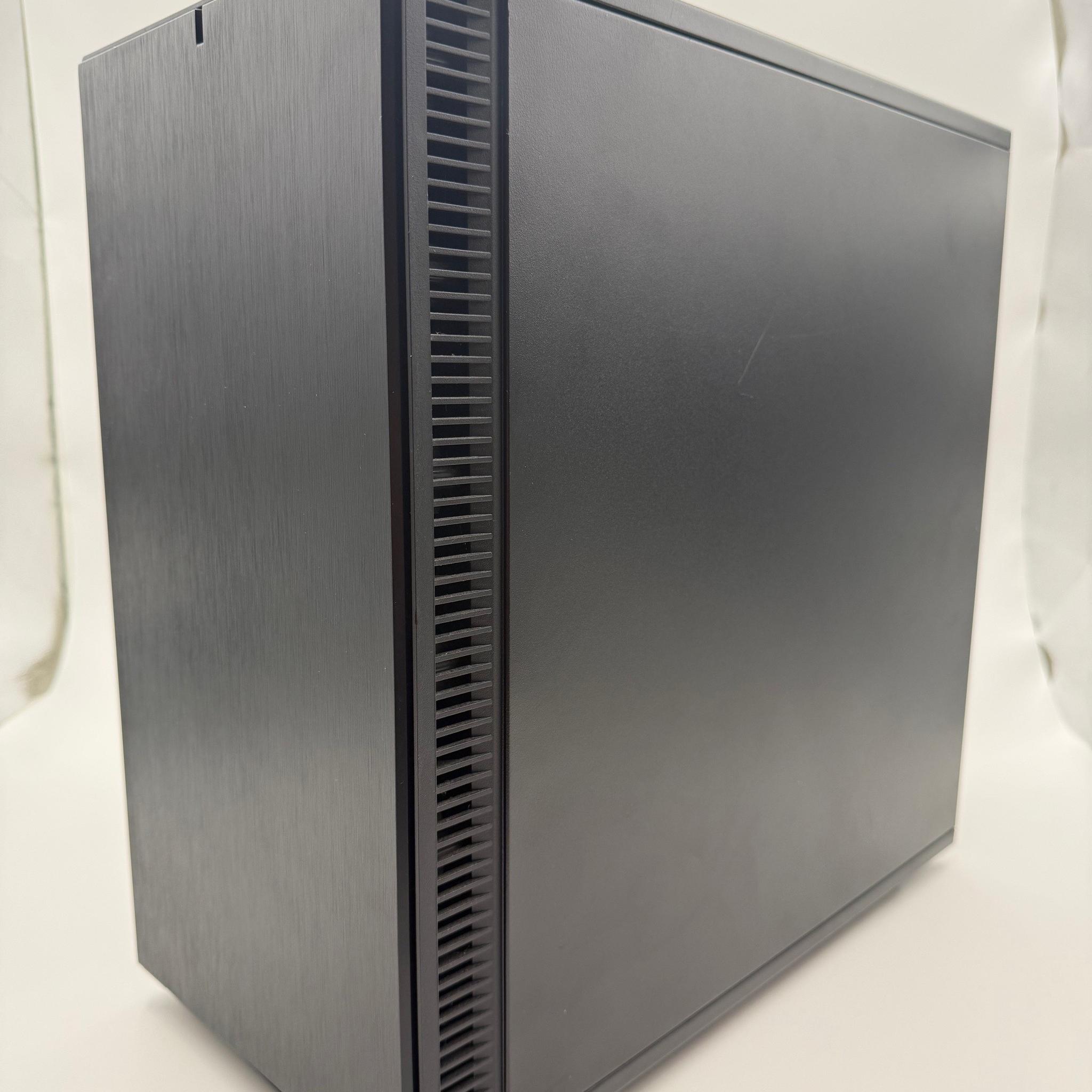 Ryzen 7 3800XT | 32GB RAM| 1.5TB SSD | Radeon Pro 8GB | 2x 24" Samsung Monitors