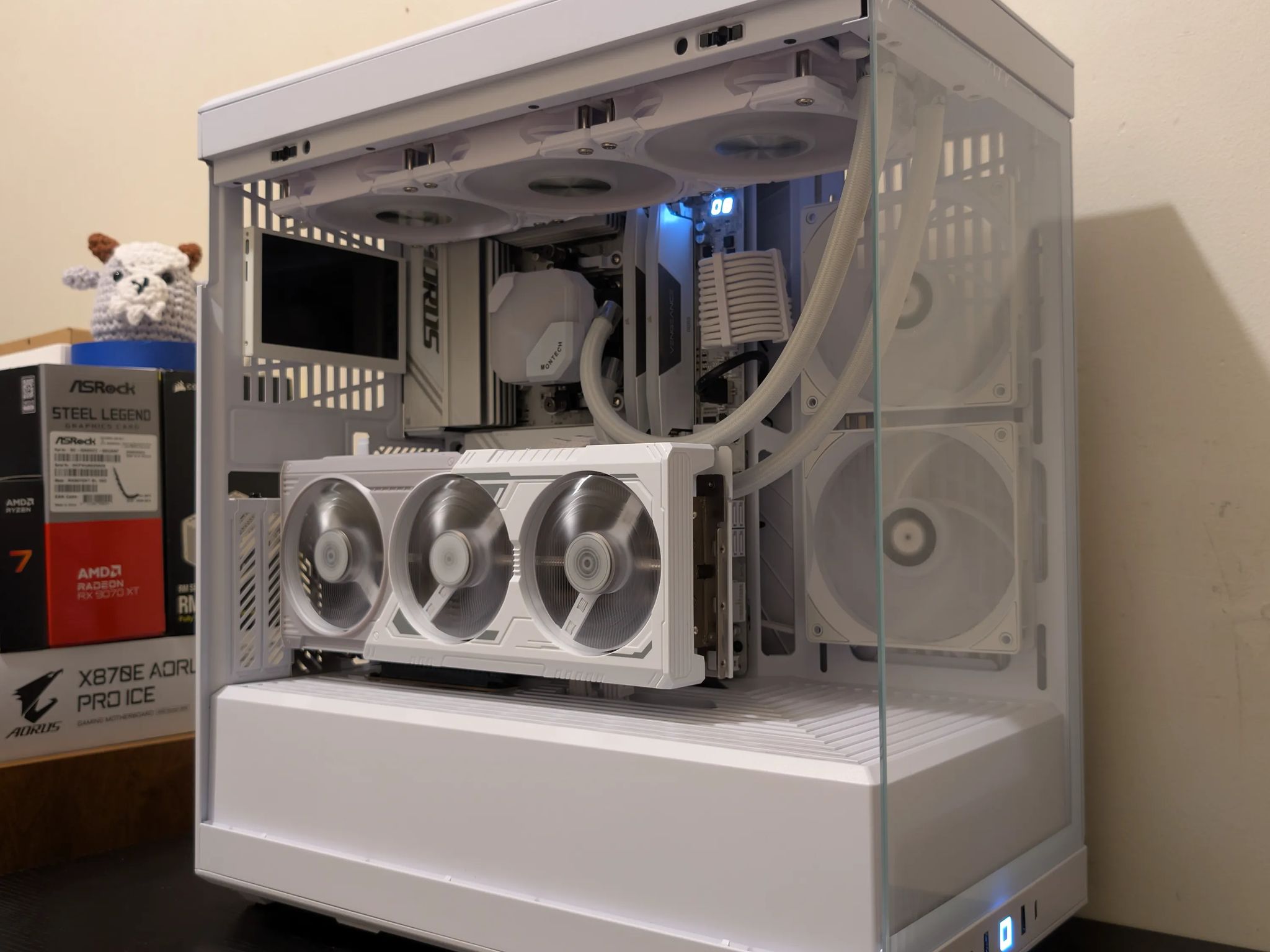 🐻‍❄️ 4K Gaming Beast | RX 9070XT | Ryzen 7 9700X | 2TB SSD | 32GB RAM | WiFi 6 & Bluetooth 🐻‍❄️