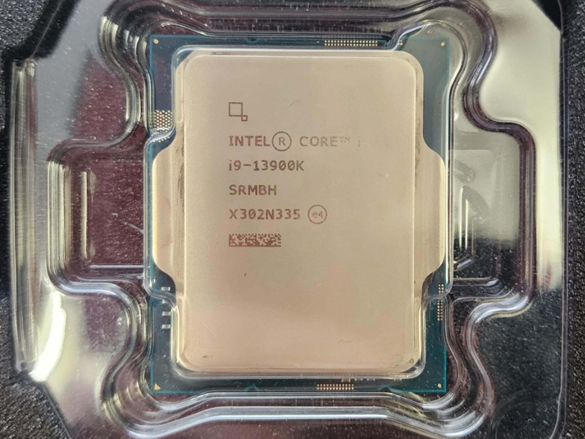 i9-13900k + ASUS Hero Z690 ATX Mobo + 32GB 7200mhz DDR5 Combo