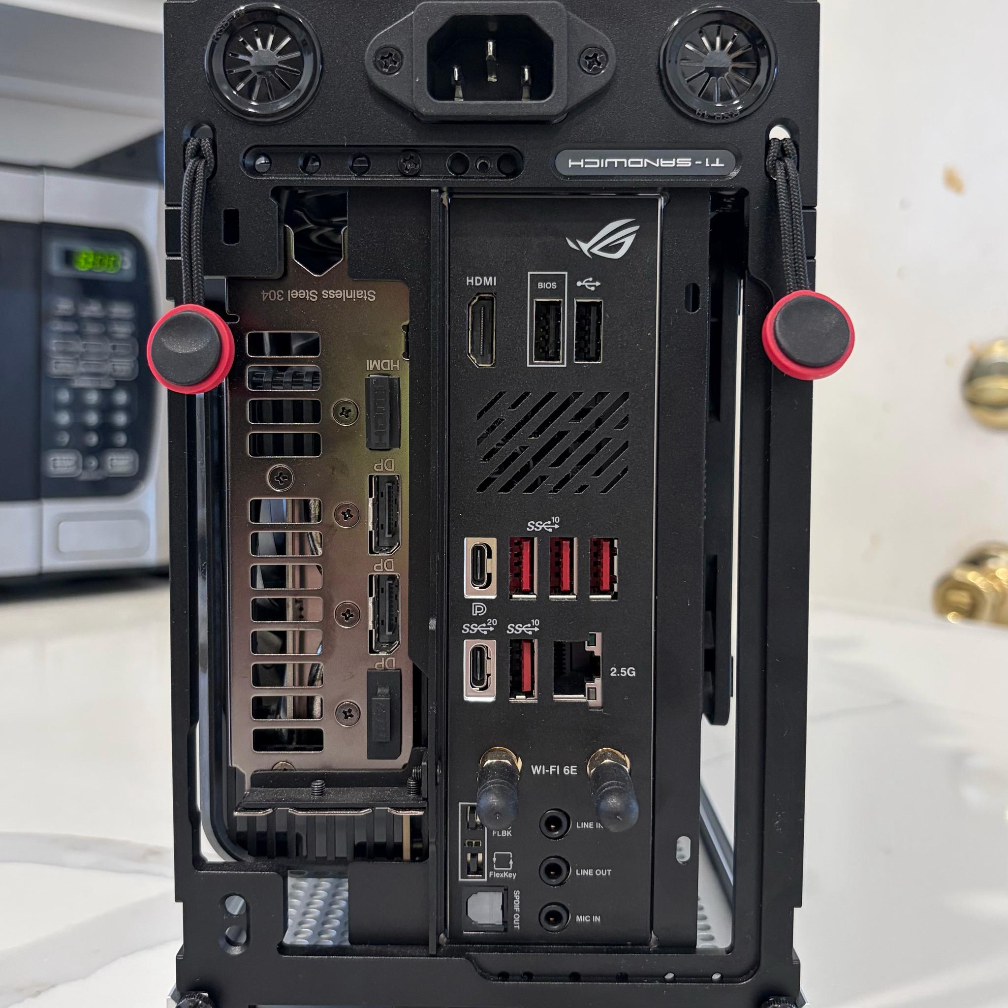 ITX RTX 5070 TI + RYZEN 7 9800X3D
