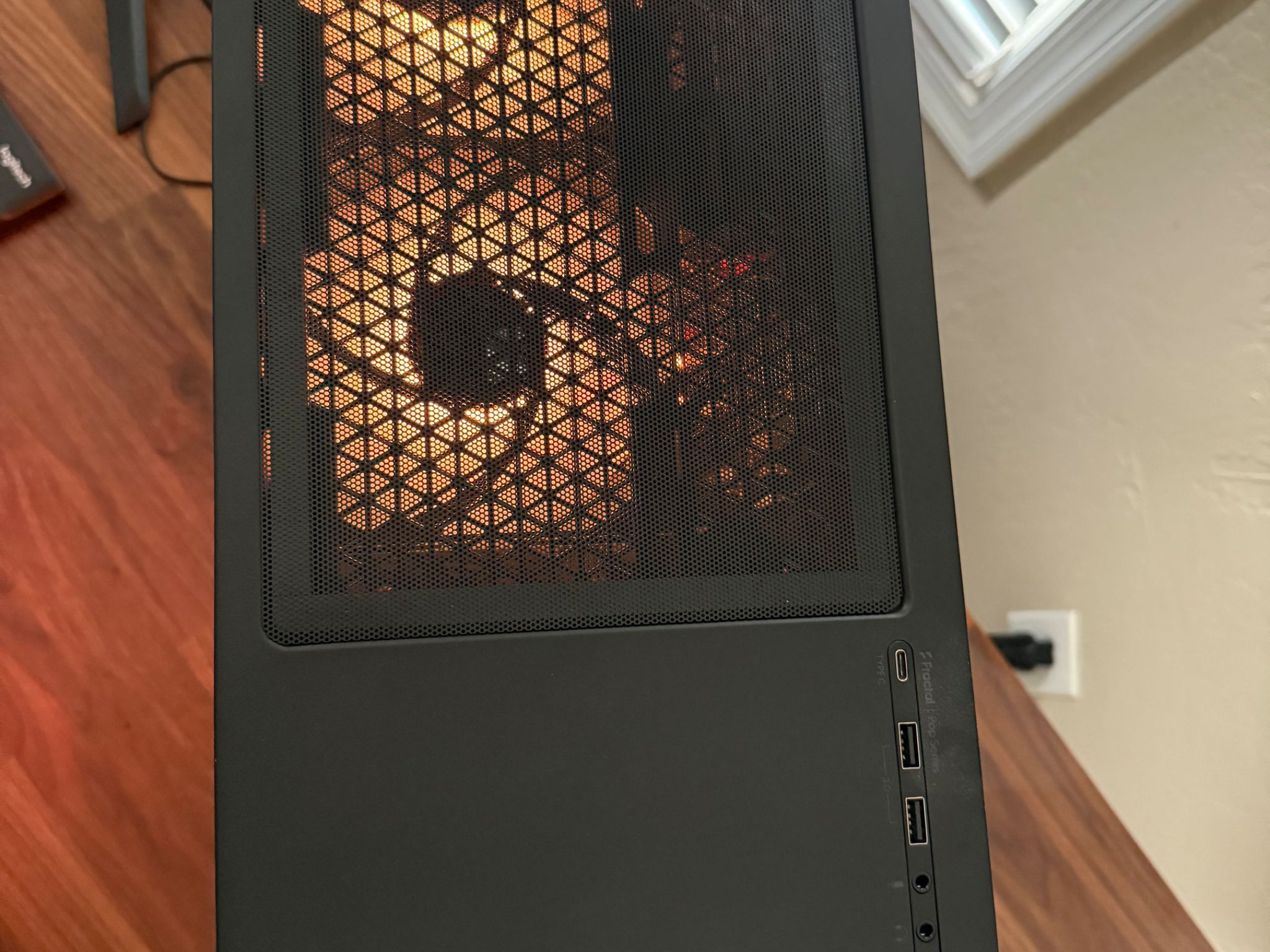 On Sale! Like New Gaming PC. Ryzen 5 7500F, Radeon RX 6800, 32GB Ram and 1TB SSD