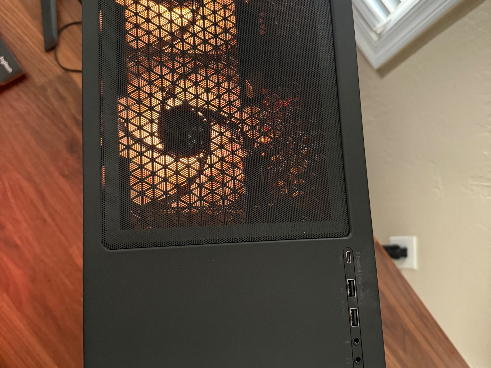 On Sale! Like New Gaming PC. Ryzen 5 7500F, Radeon RX 6800, 32GB Ram and 1TB SSD