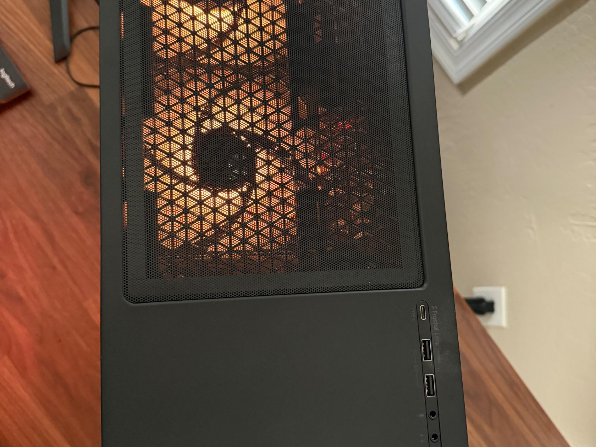 On Sale! Like New Gaming PC. Ryzen 5 7500F, Radeon RX 6800, 32GB Ram and 1TB SSD