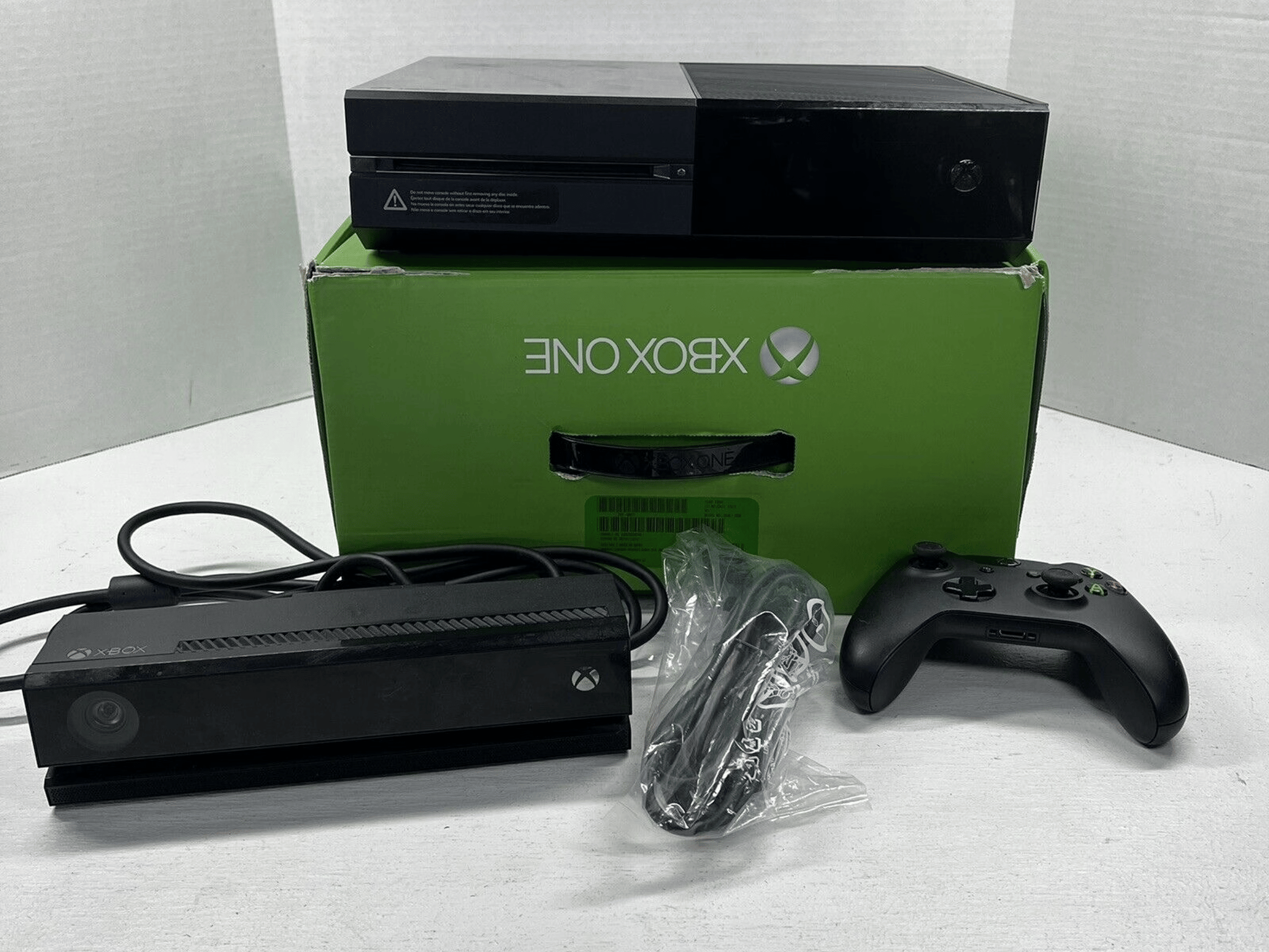 Microsoft Xbox One with Kinect 500GB Console Model 1540