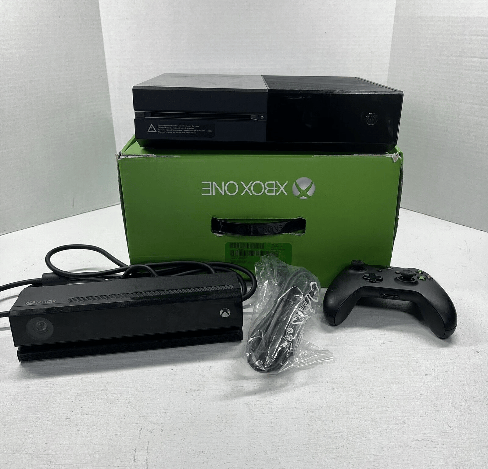 Microsoft Xbox One with Kinect 500GB Console Model 1540