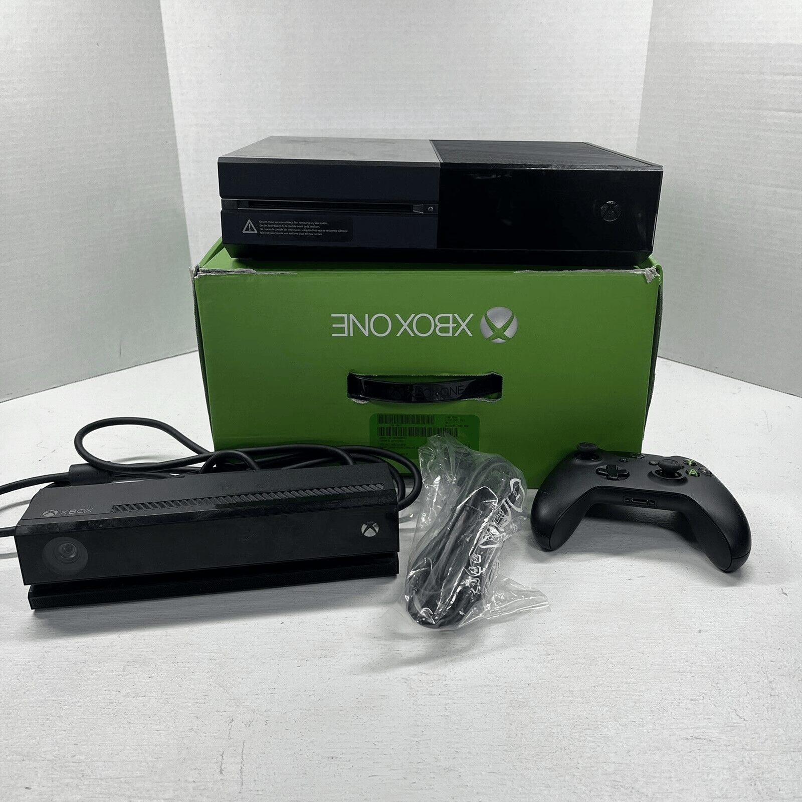 Microsoft Xbox One with Kinect 500GB Console Model 1540