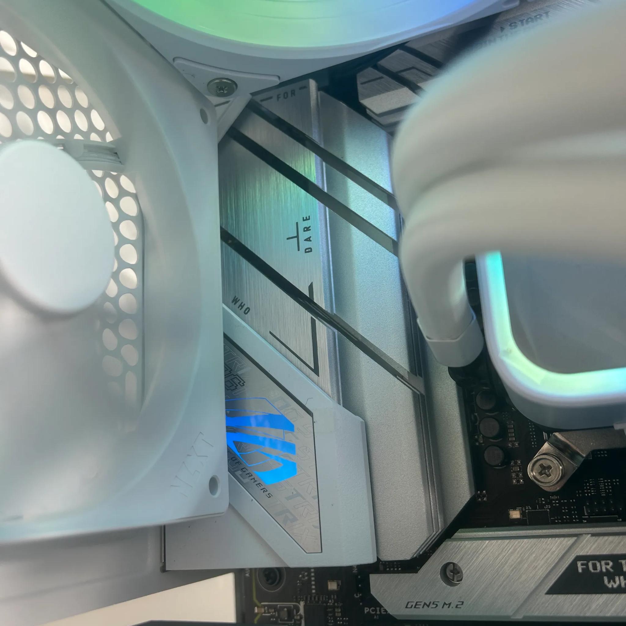 //COSMIC// All White Gaming PC - AMD Ryzen 7 7700 | RTX 5070 12GB | 32GB DDR5 | 2TB SSD