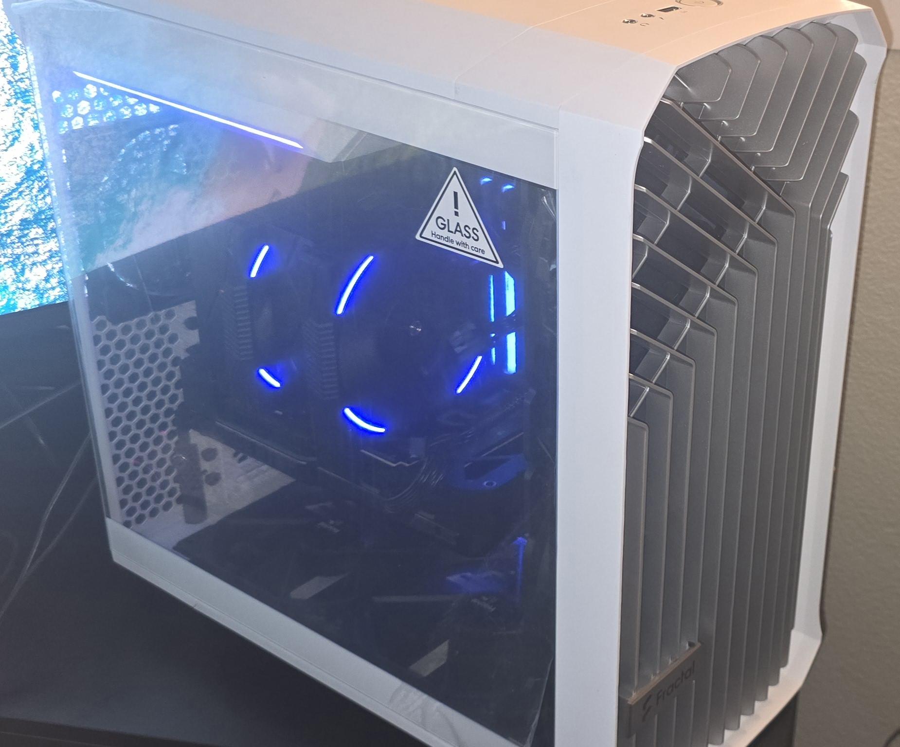 BLACK AND WHITE ENTRY GAMING/STREAMING PC FOR 1440P: 4070, I-7 13700KF, 32gb DDR5, 2TB SN850X