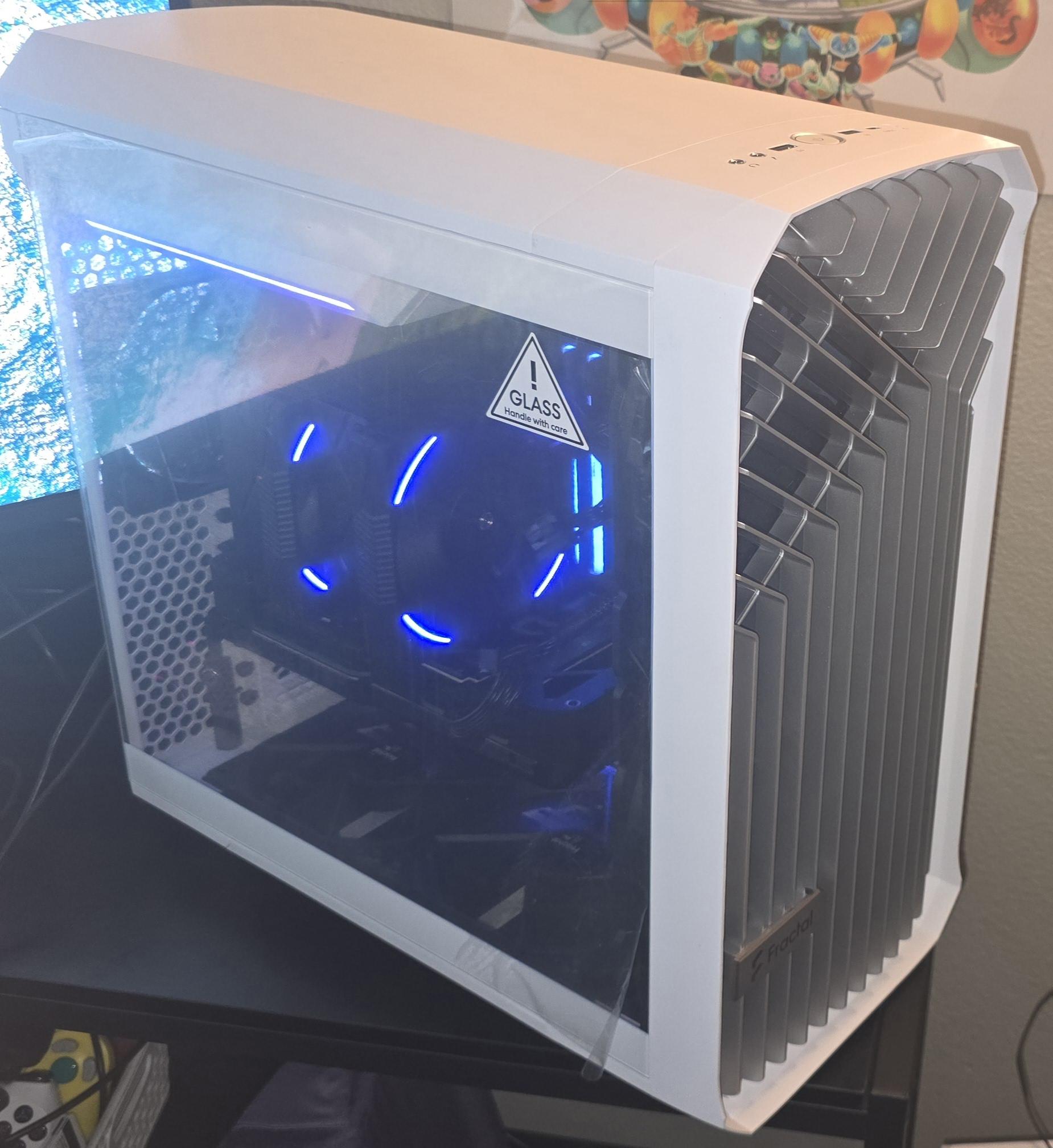 BLACK AND WHITE ENTRY GAMING/STREAMING PC FOR 1440P: 4070, I-7 13700KF, 32gb DDR5, 2TB SN850X