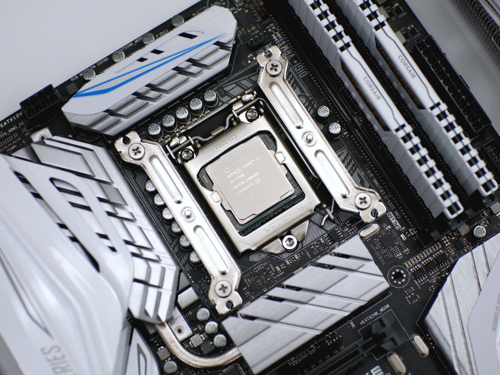 ASUS Z170-DELUXE GAMING LGA 1151 DDR4 ATX, I7 7700 CPU, 16GB, 500GB m.2