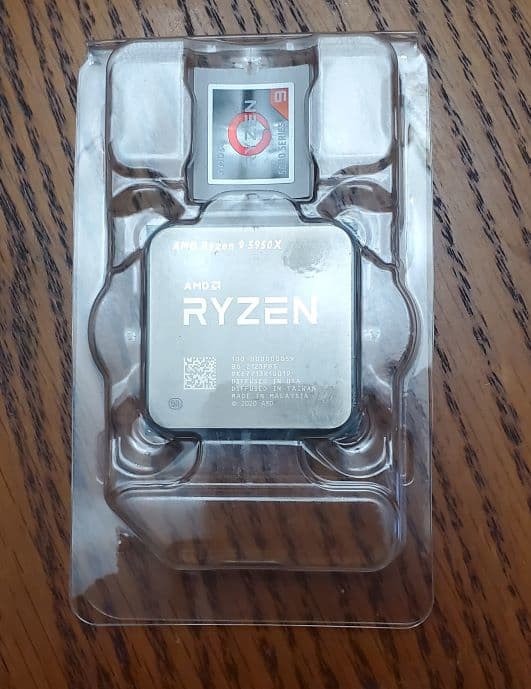 Bundle Gaming Gigabyte X570 Board, Ryzen 9 5950X, Kingston Fury 32GB RAM, Power Color RX580 8GB GPU