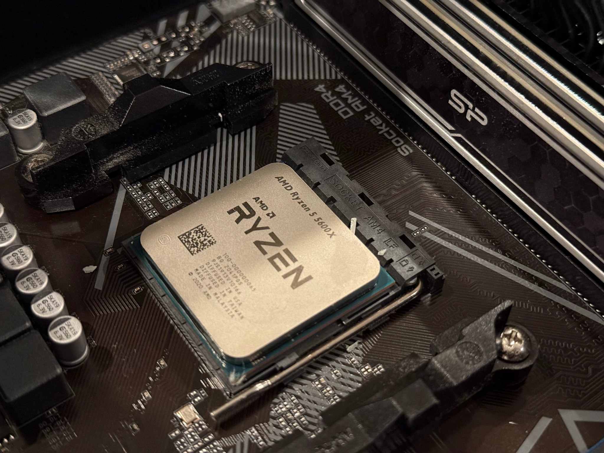 Ryzen 5 5600X, Nvidia RTX 3060 12GB OC,  2x8GB@3200MT/s RAM, 1TB NVMe SSD, Included Keyboard & Mouse