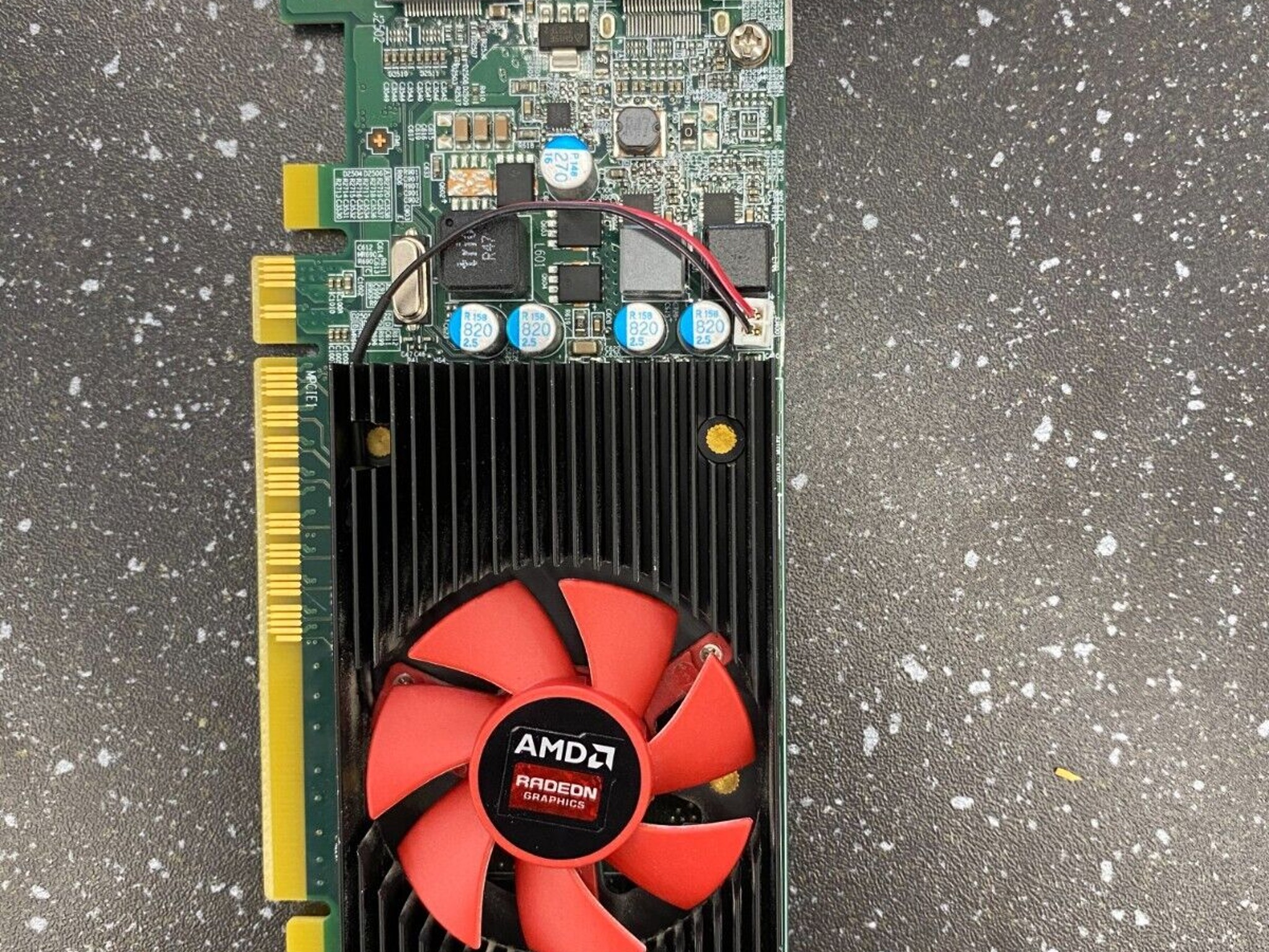 Dell AMD Radeon R5 430 2GB GDDR5 Tower Height - 2x DisplayPort - (109-c86957-00)