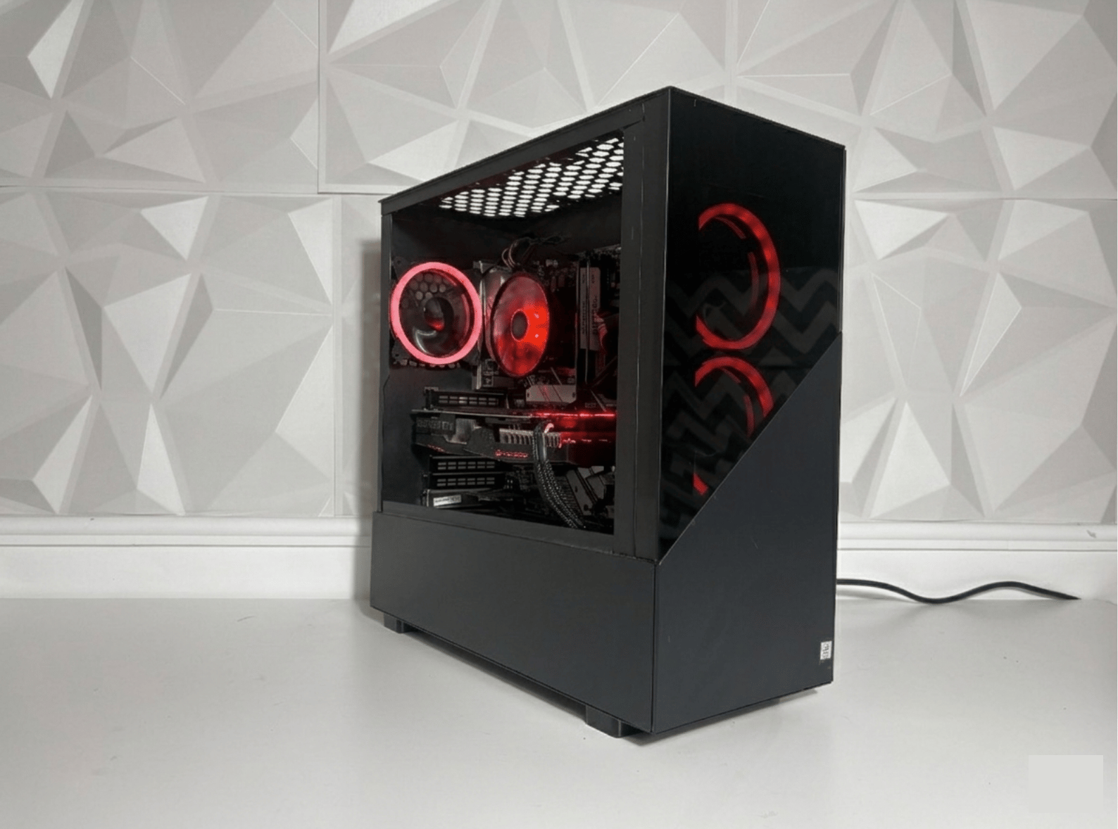 Clean Gaming PC - Nvidia RTX 2060, Intel Core i5 9400F, 16GB DDR4, 512GB SSD