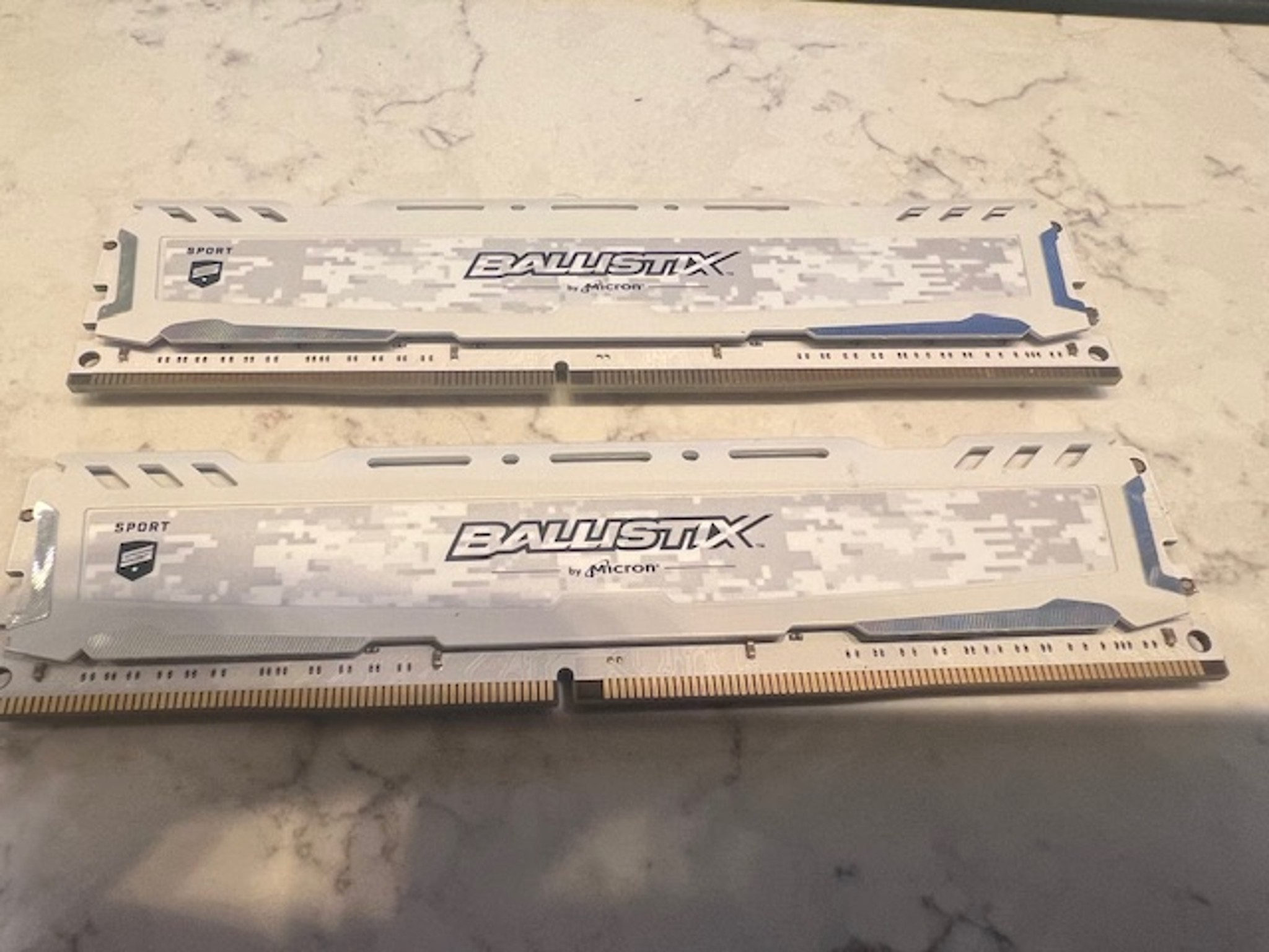 Crucial Ballistix 32GB DDR4 3000 Mhz Memory Desktop Ram White Color
