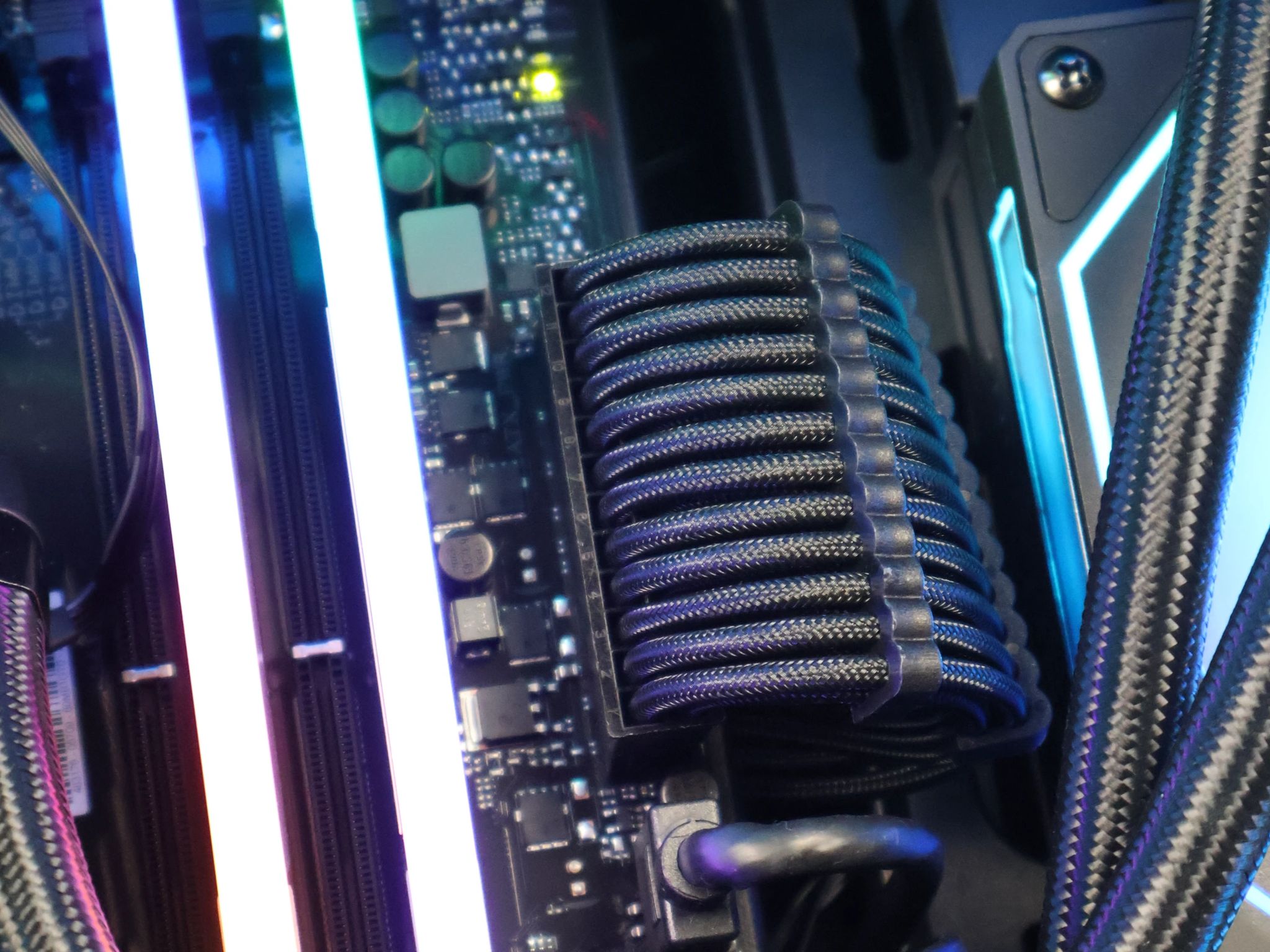 ⚫ Ryzen 7 7800X3D/RX 9070XT 16GB Gaming/Streaming PC ⚫