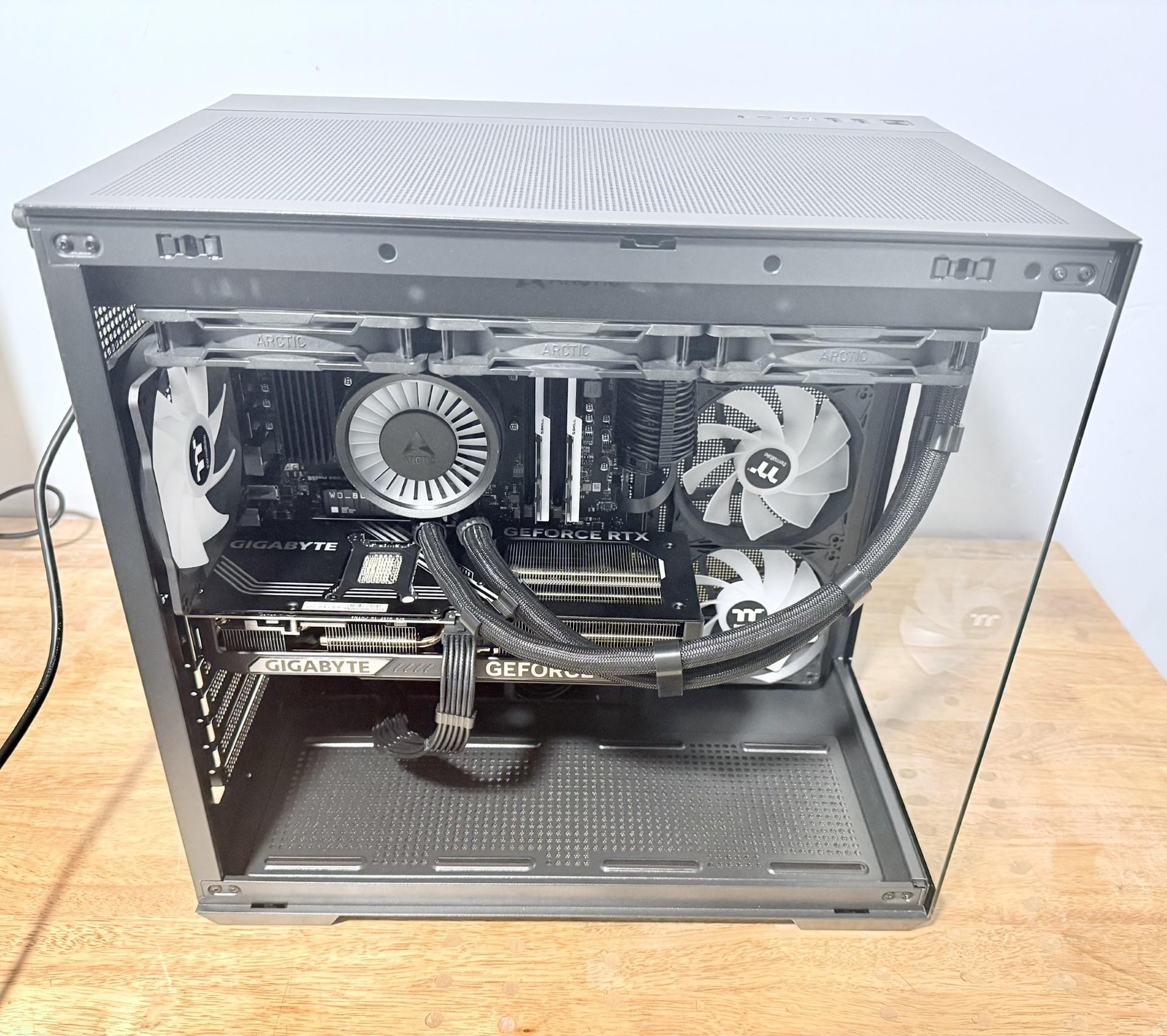 Thermaltake 380 GeForce RTX 5070 OC 12GB