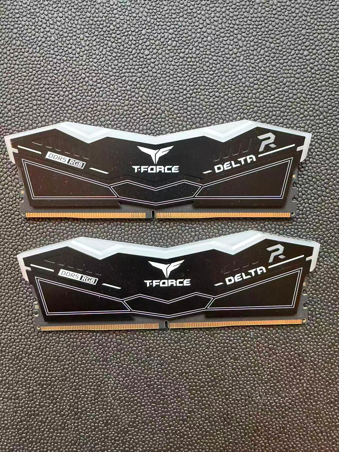TEAMGROUP T-Force Delta RGB DDR5 32GB DDR5-6000 (2x16GB)