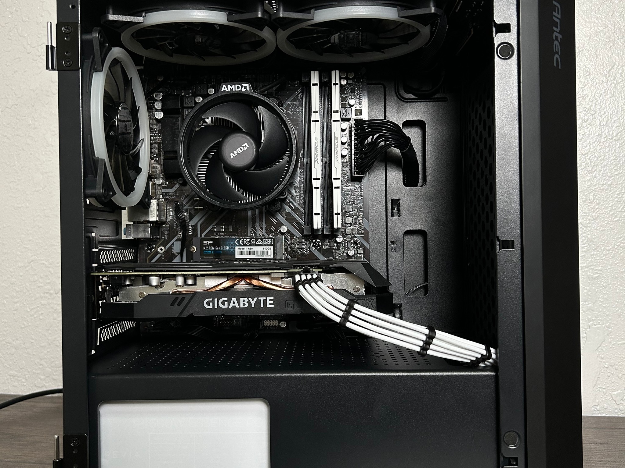 RTX 2060 | Ryzen 5 3600 | 16GB 3600MHz | 512GB NVME